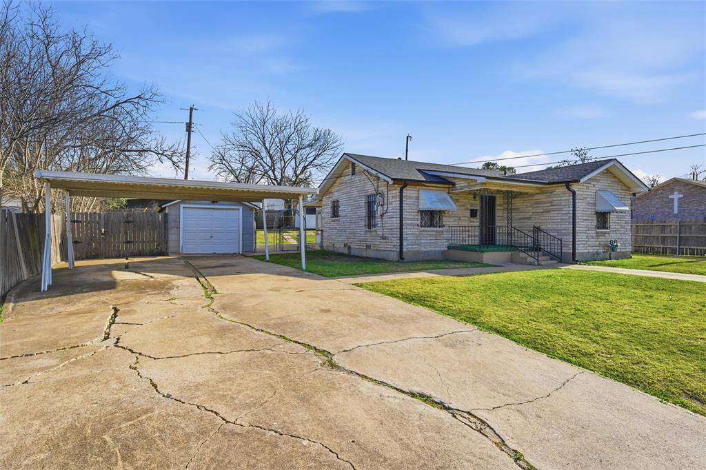 3820 Hiland Drive, Beverly Hills, TX 76711