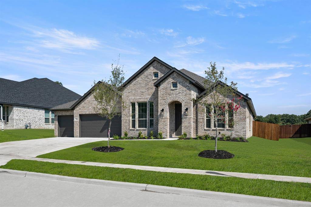 721 Stone Eagle Drive, Azle, TX 76020