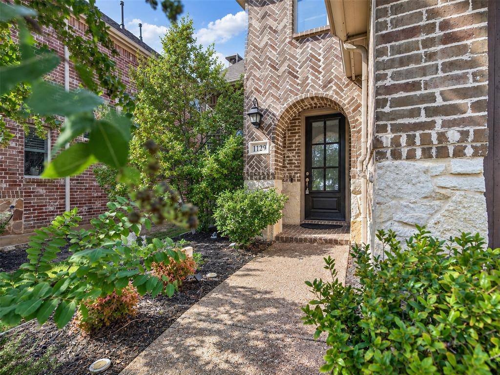 1129 Dame Carol Way, Carrollton, TX 75010