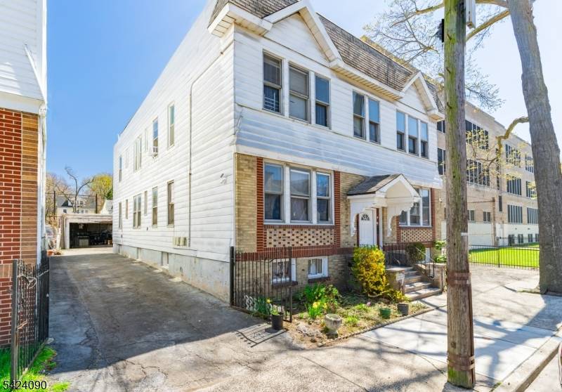 316 Ellery Ave, Newark City, NJ 07106