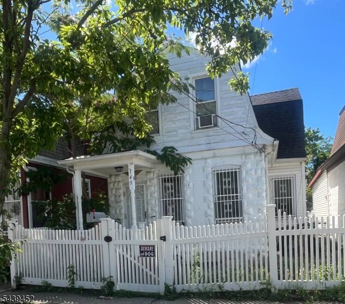 149 Lake Ave, Clifton City, NJ 07011