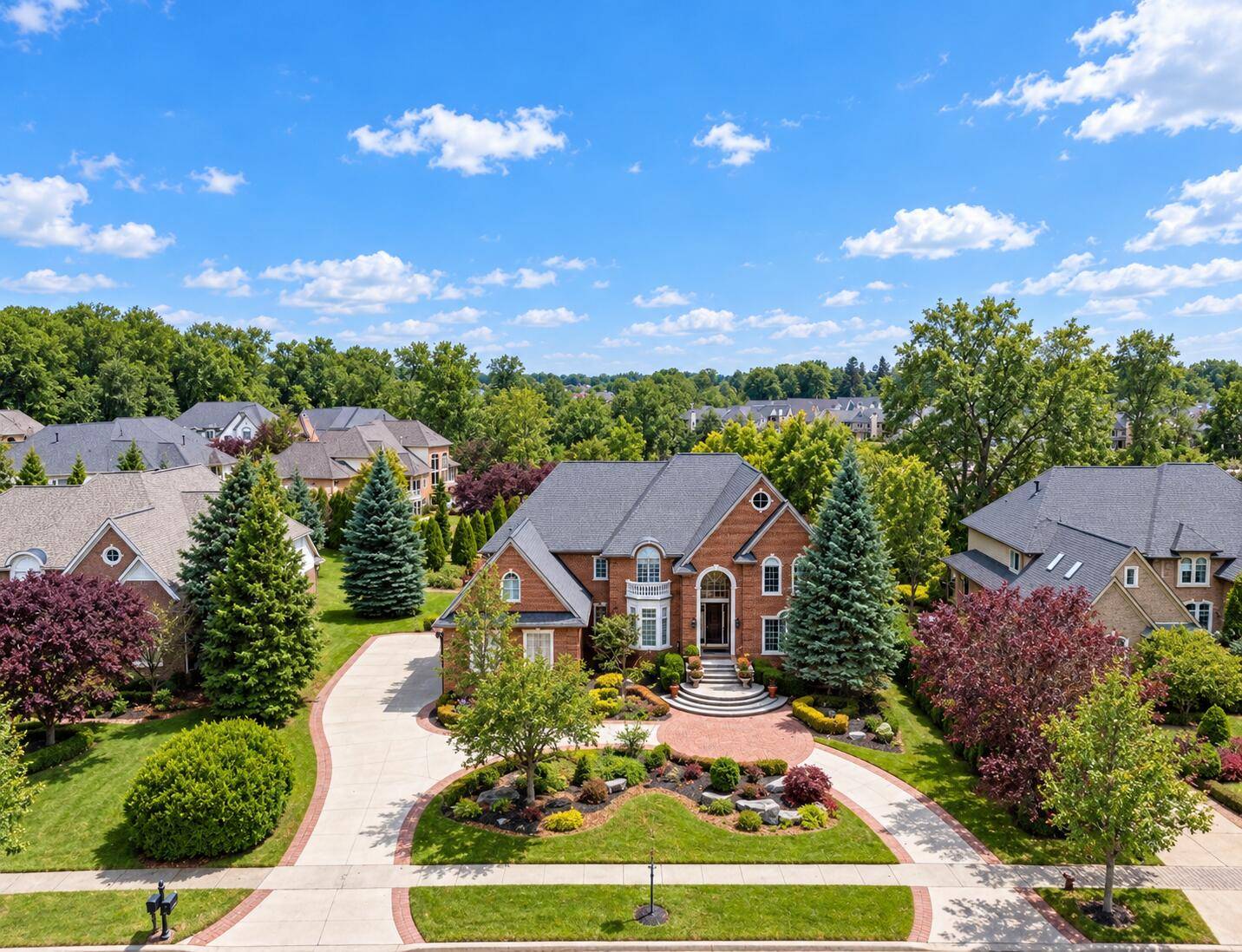 5520 Whitehall BLVD, Oakland Twp, MI 48306