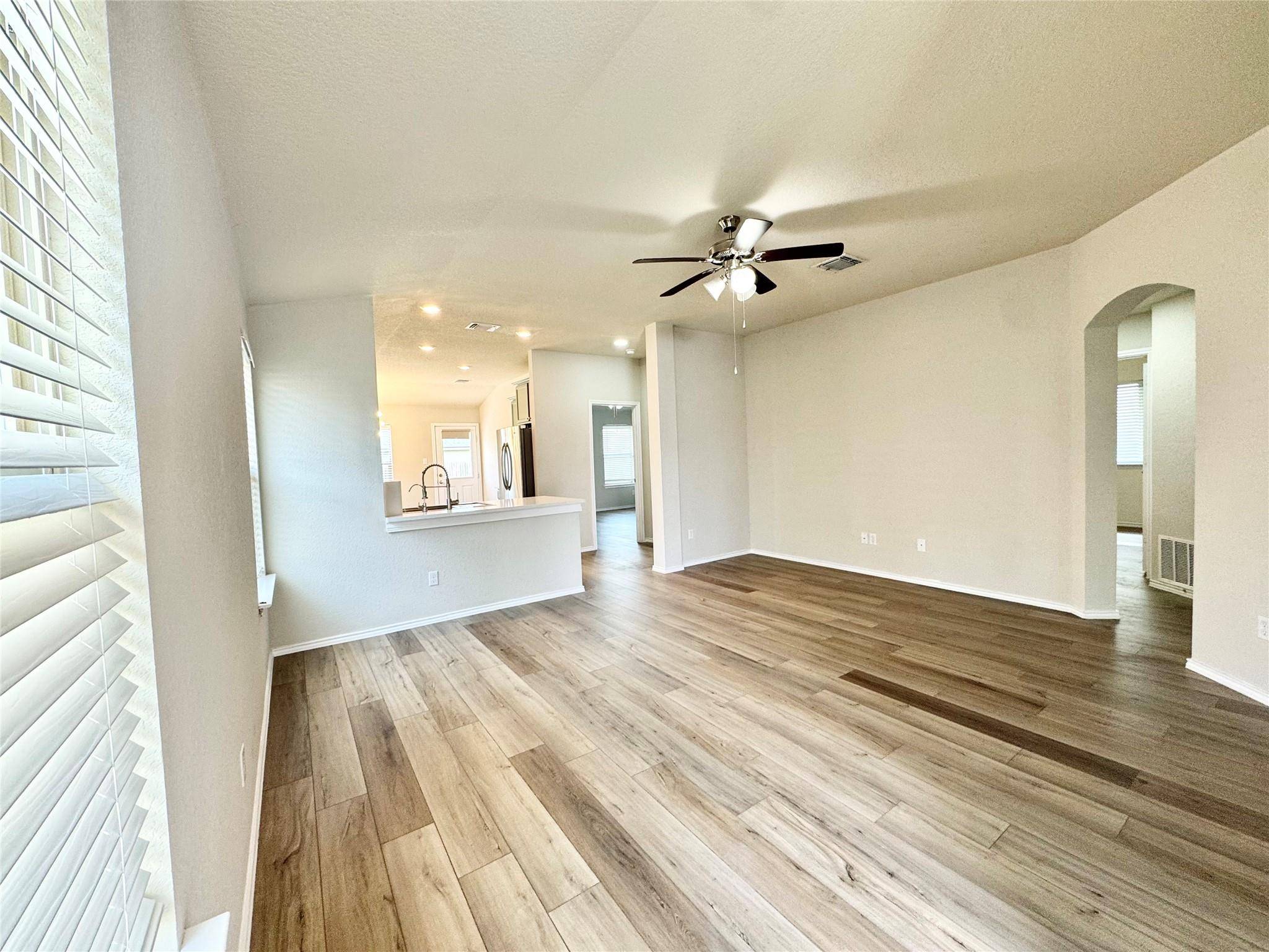 173 Beth Ann LOOP, Taylor, TX 76574