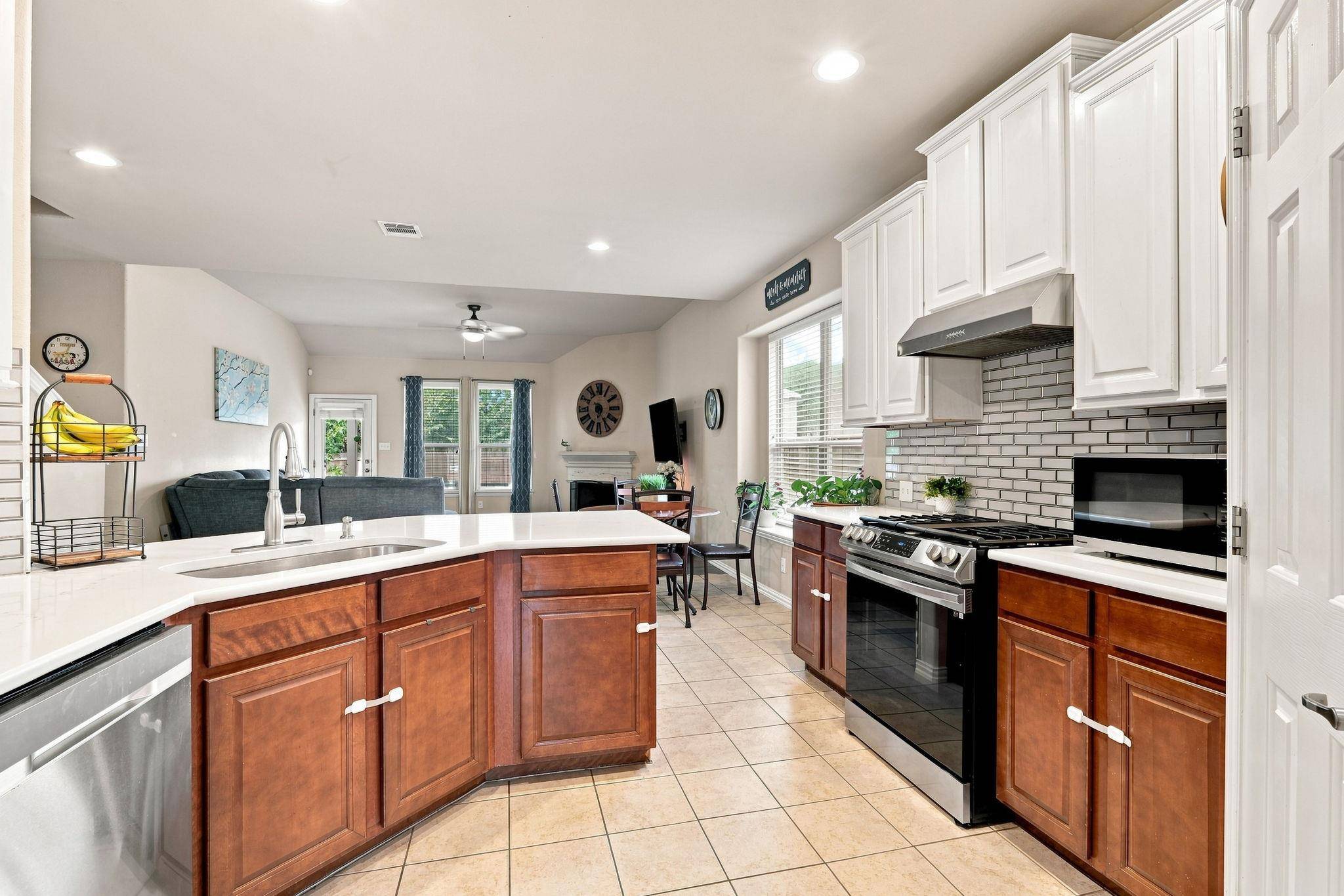 459 Sandstone TRL, Buda, TX 78610