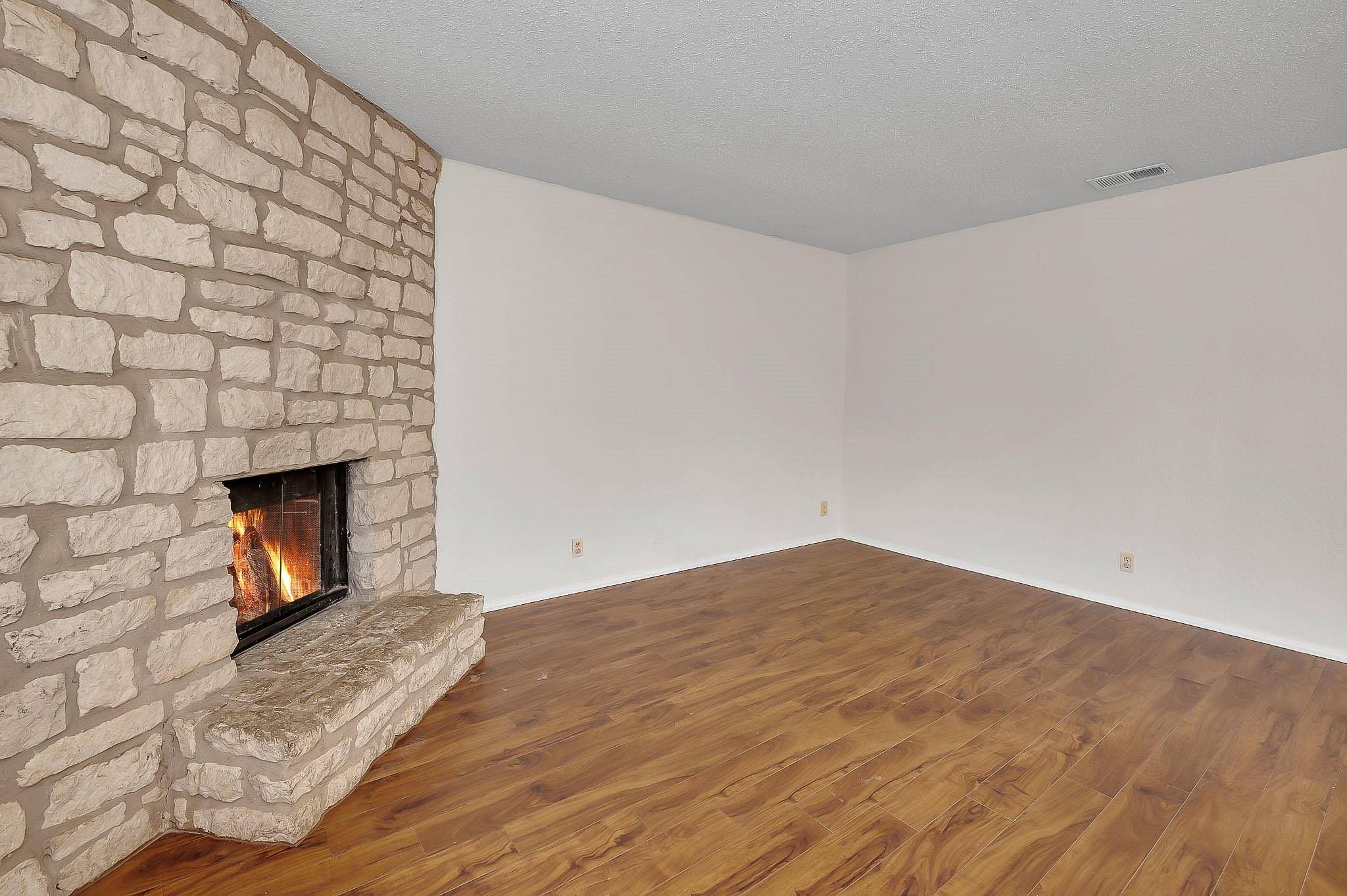 500 Algerita DR #C, Georgetown, TX 78628