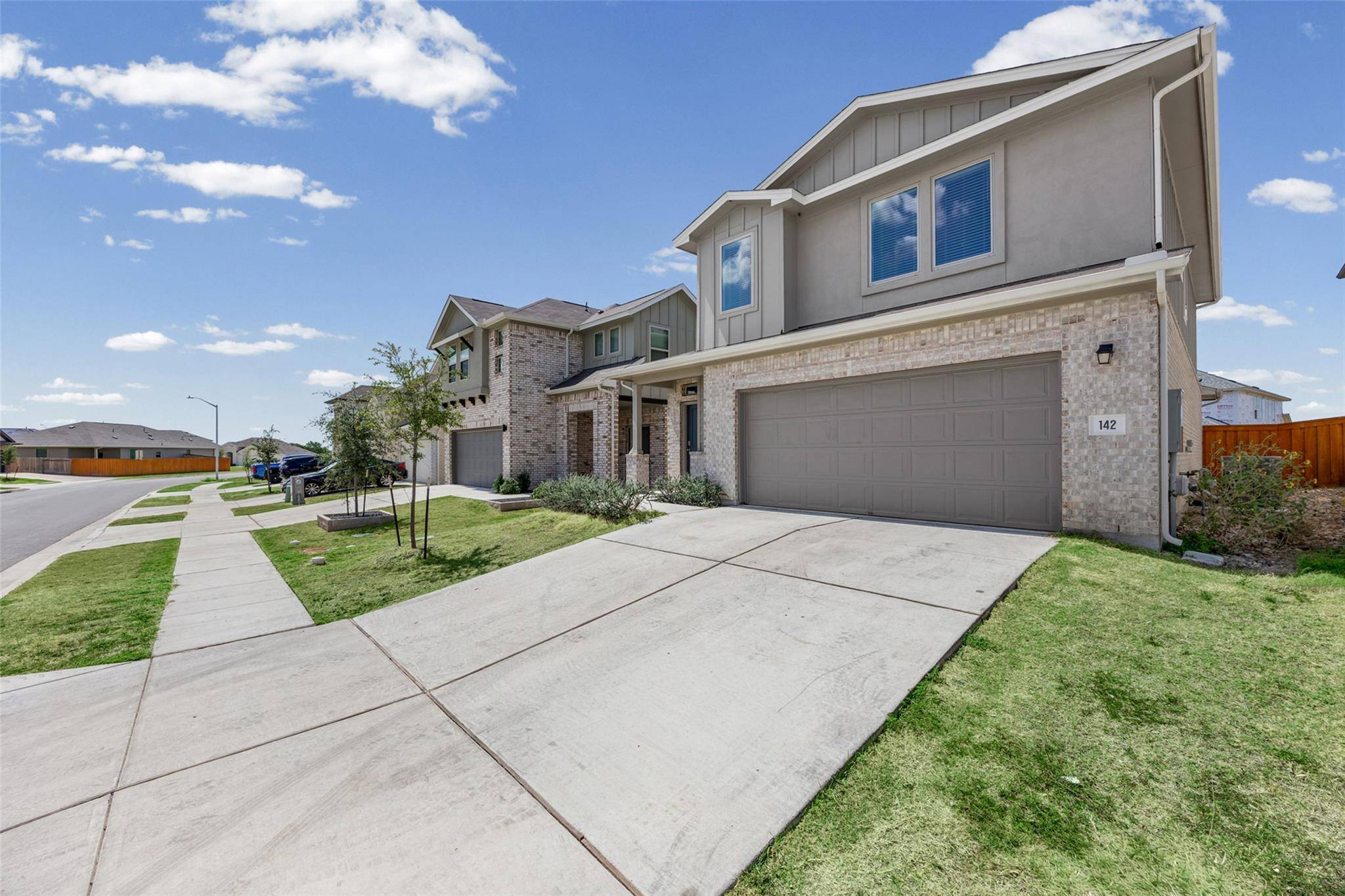 142 Goosewinged DR, Kyle, TX 78640
