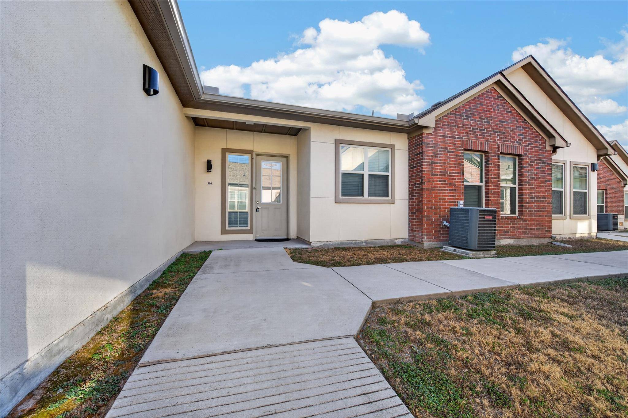 2400 Louis Henna BLVD #209, Round Rock, TX 78664