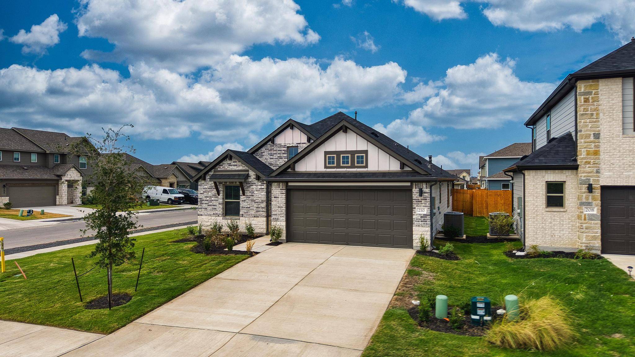 210 Melrose ST, Hutto, TX 78634