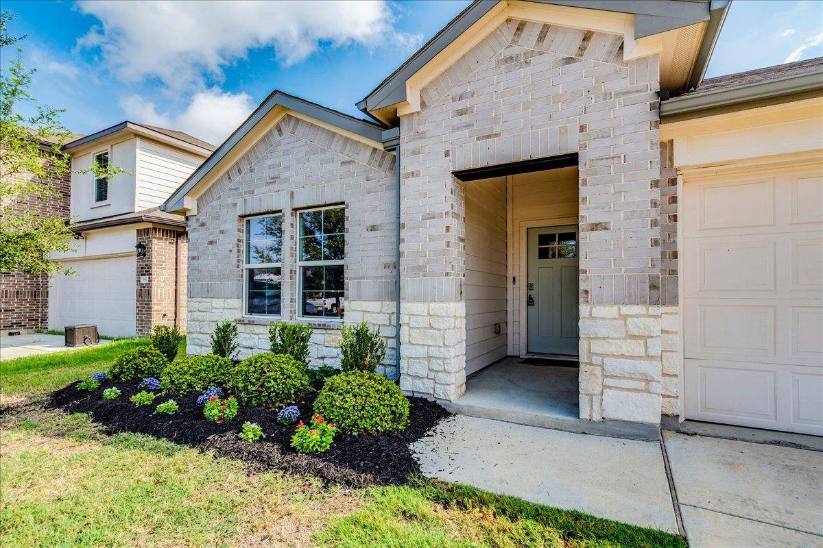 136 Medinah LN, San Marcos, TX 78666