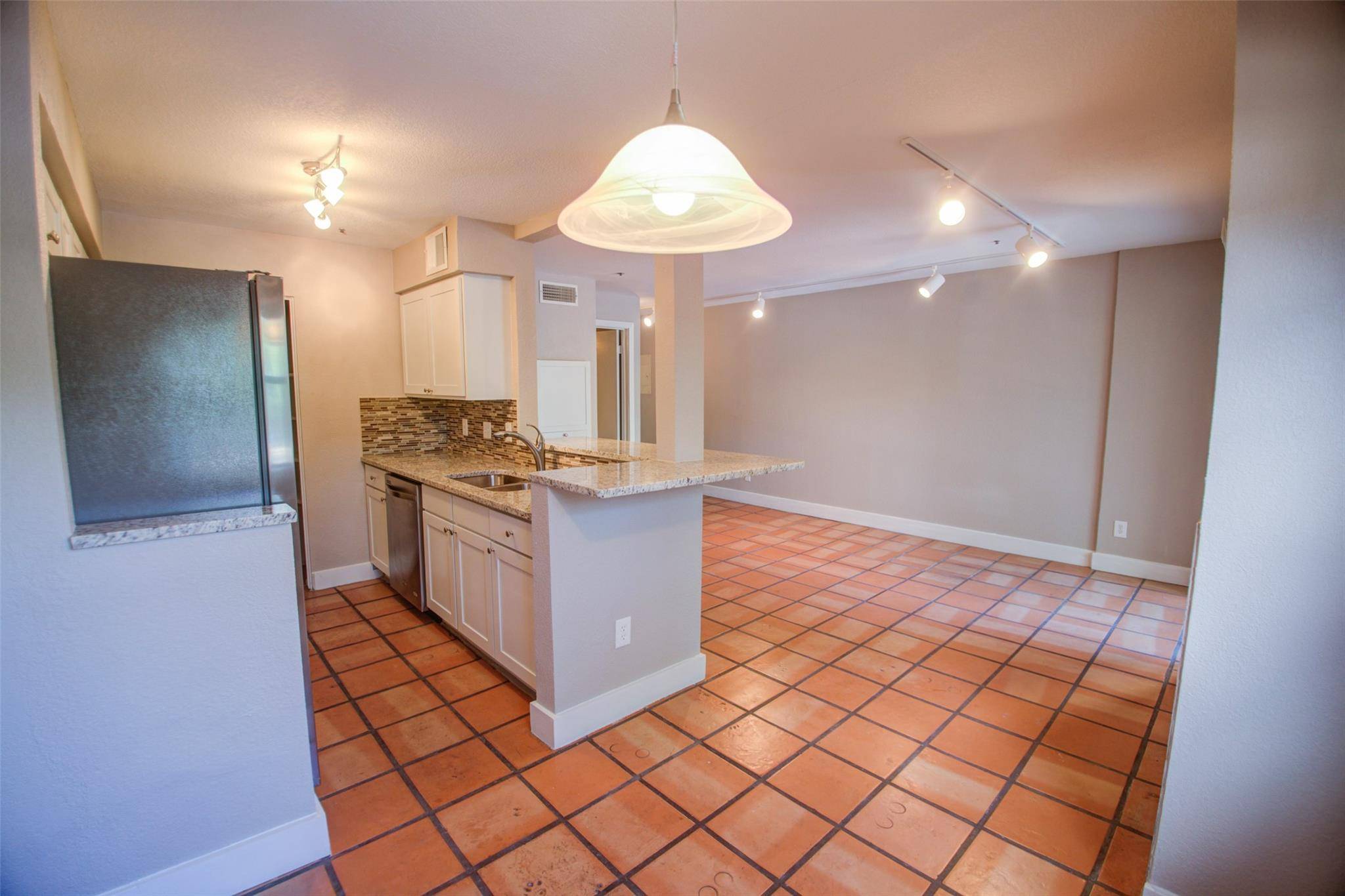 1306 Norwalk LN #206, Austin, TX 78703