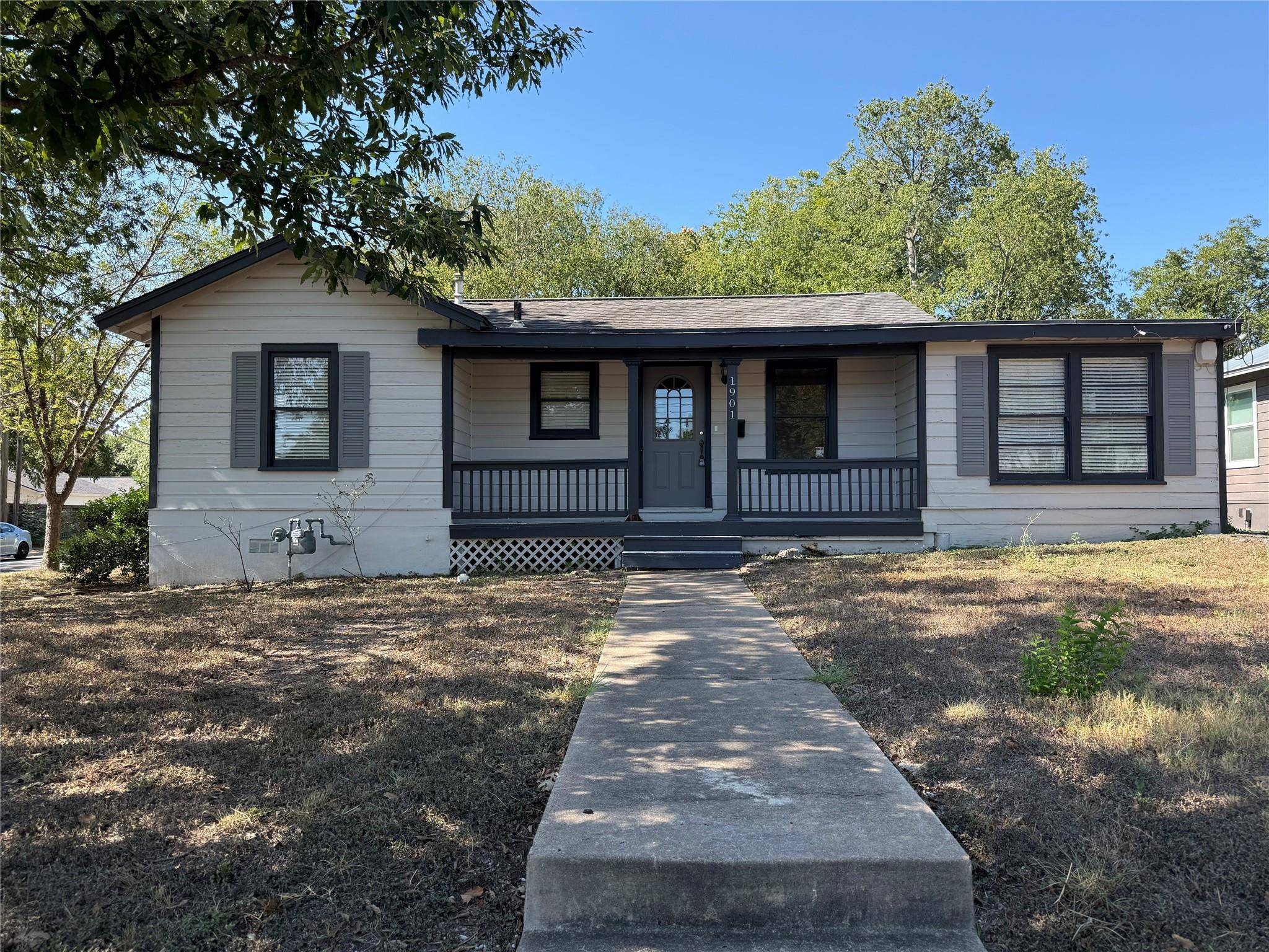 1901 Alguno RD, Austin, TX 78757
