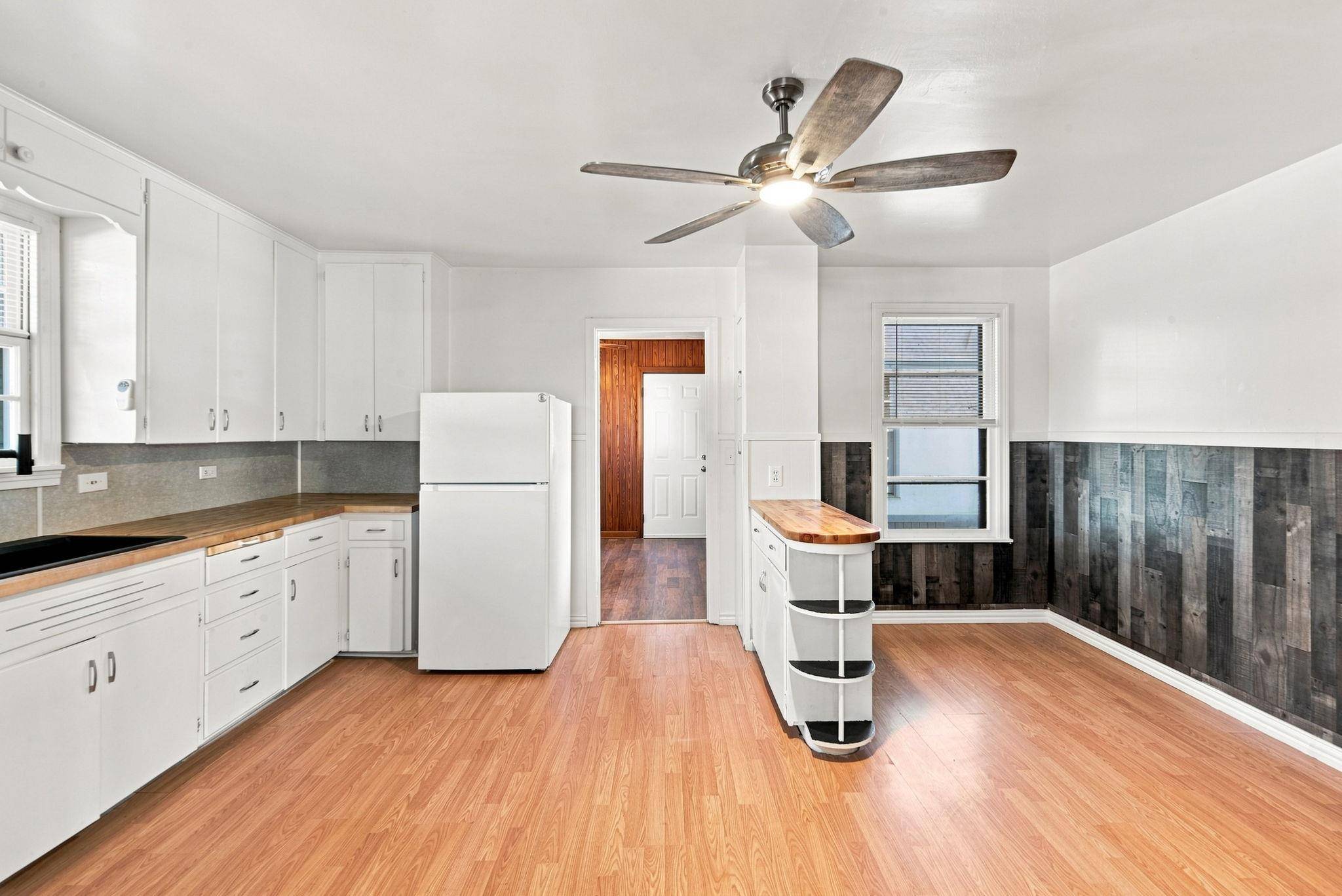 312 S Wilson Ave, Giddings, TX 78942