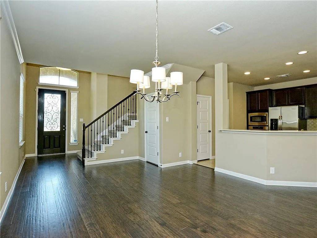 9512 Solana Vista LOOP #B, Austin, TX 78750