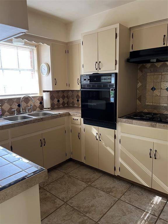 523 Murray Ave, Rockdale, TX 76567