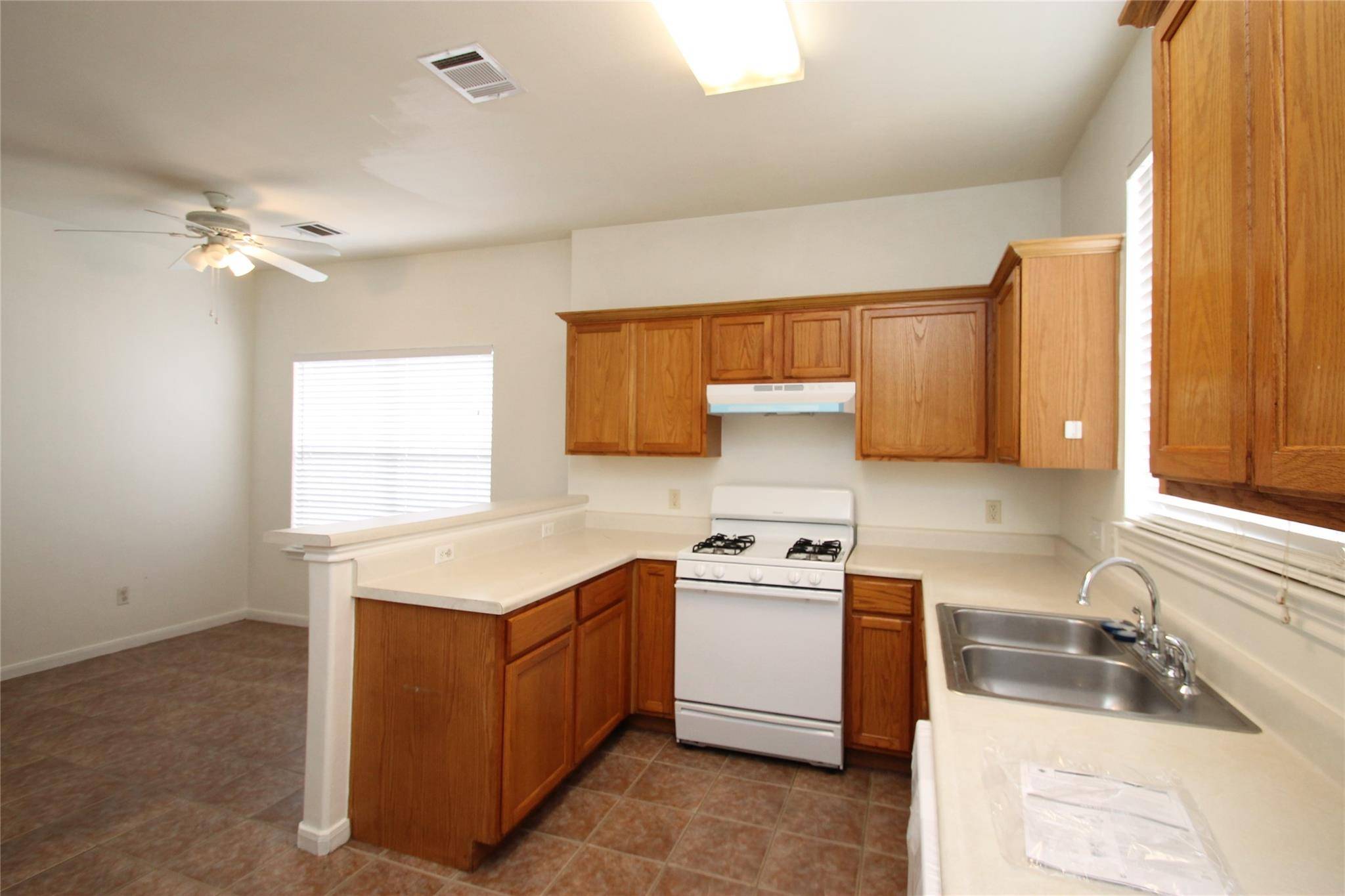 2817 Southampton WAY #B, Round Rock, TX 78664