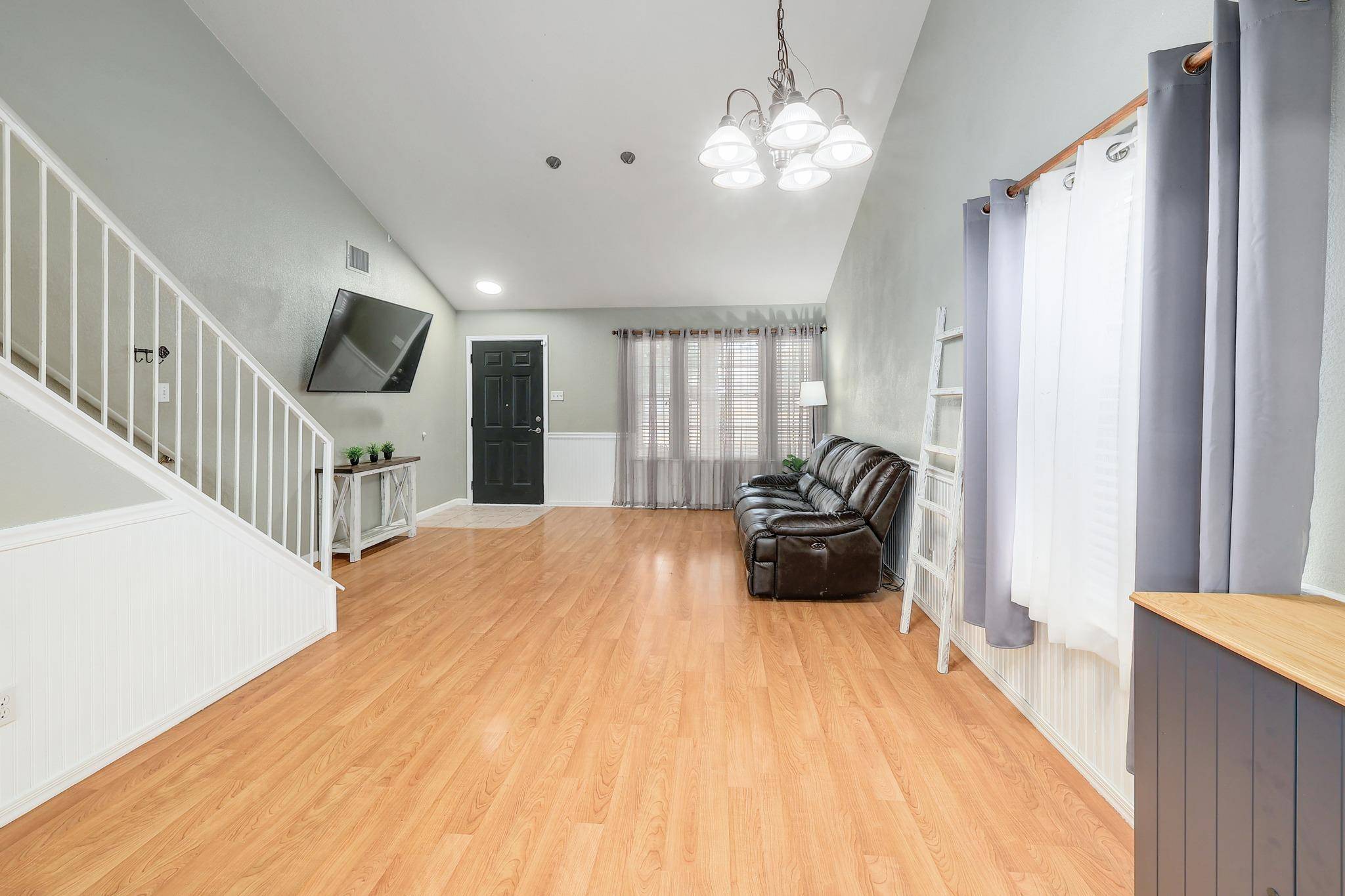 3503 Rock Shelf LN, Round Rock, TX 78681