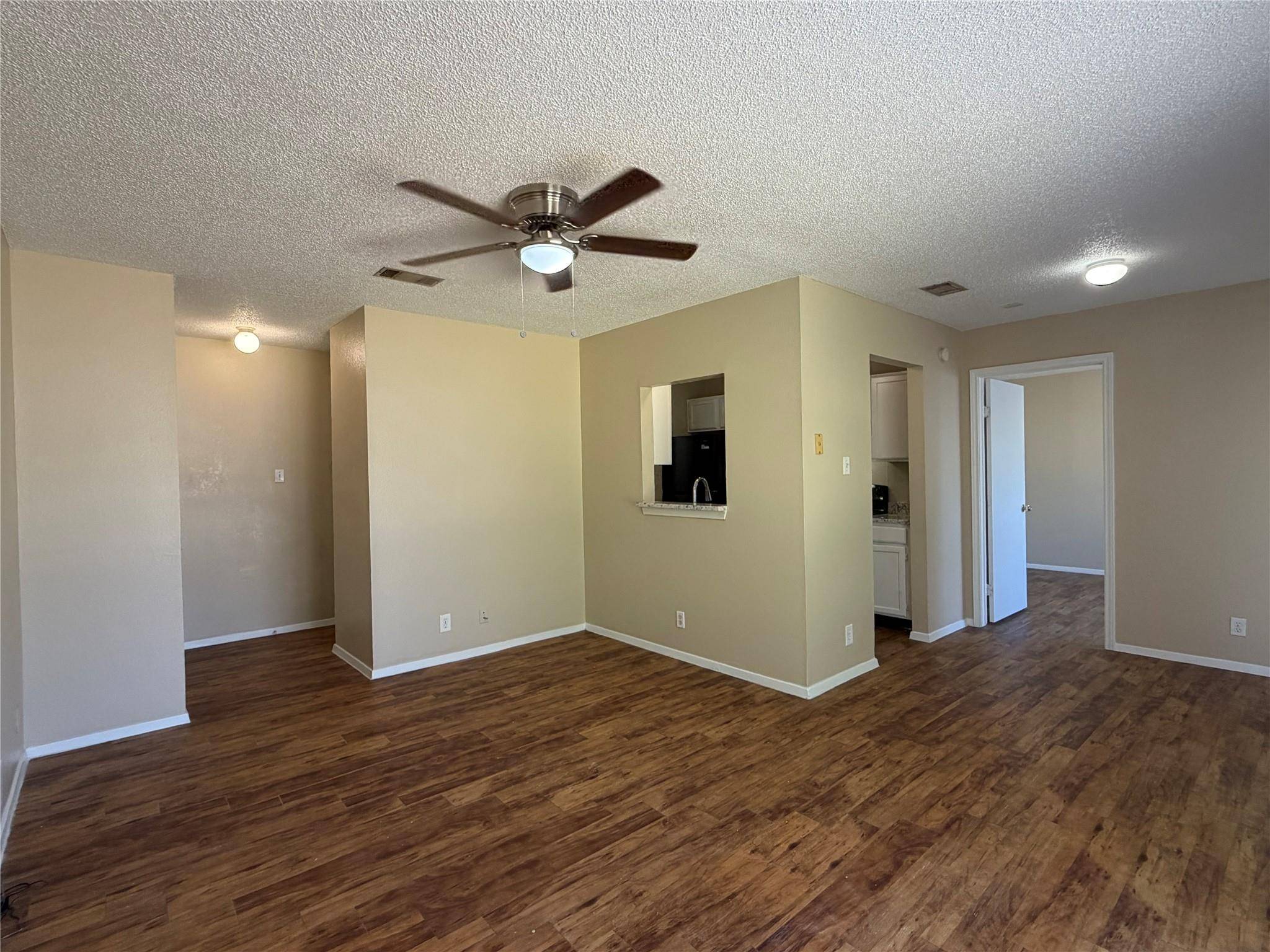 1004 Ridgemont ST, Round Rock, TX 78664