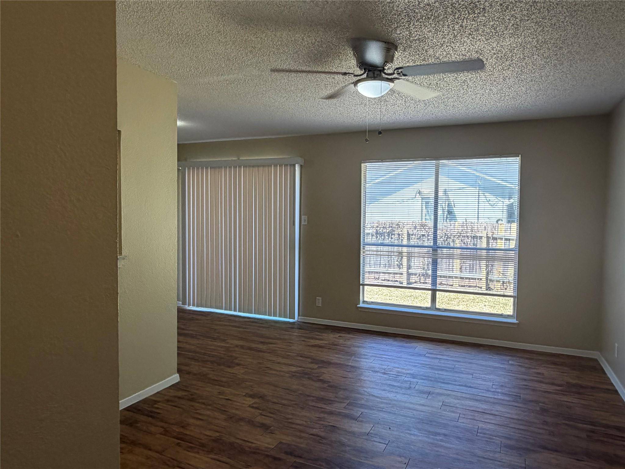 1004 Ridgemont ST, Round Rock, TX 78664