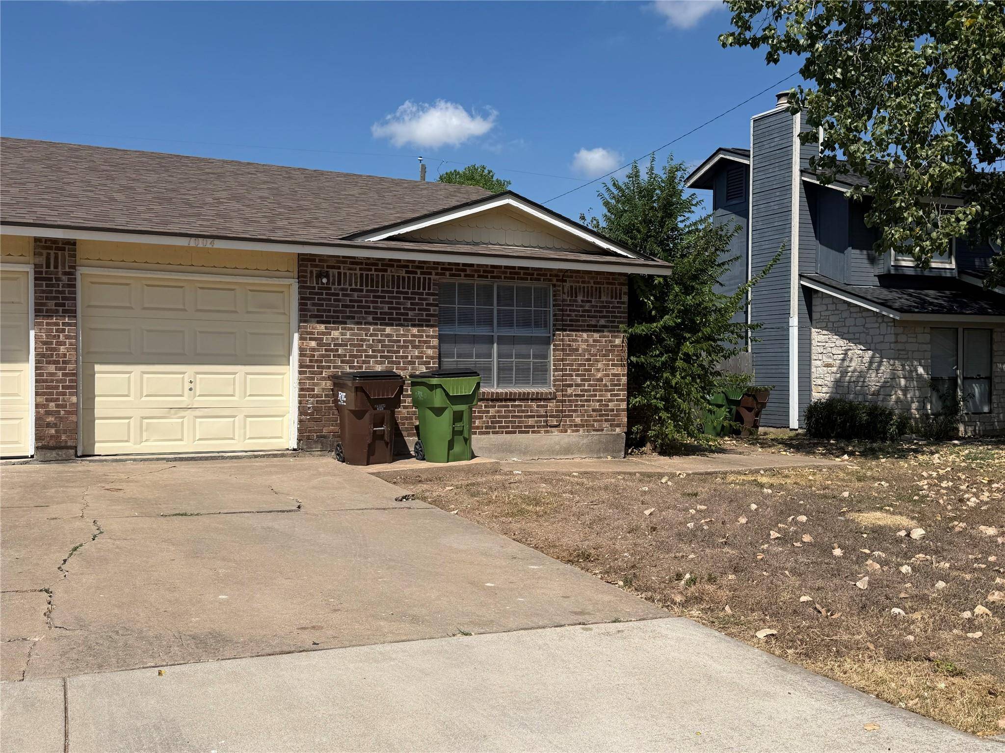 1004 Ridgemont ST, Round Rock, TX 78664