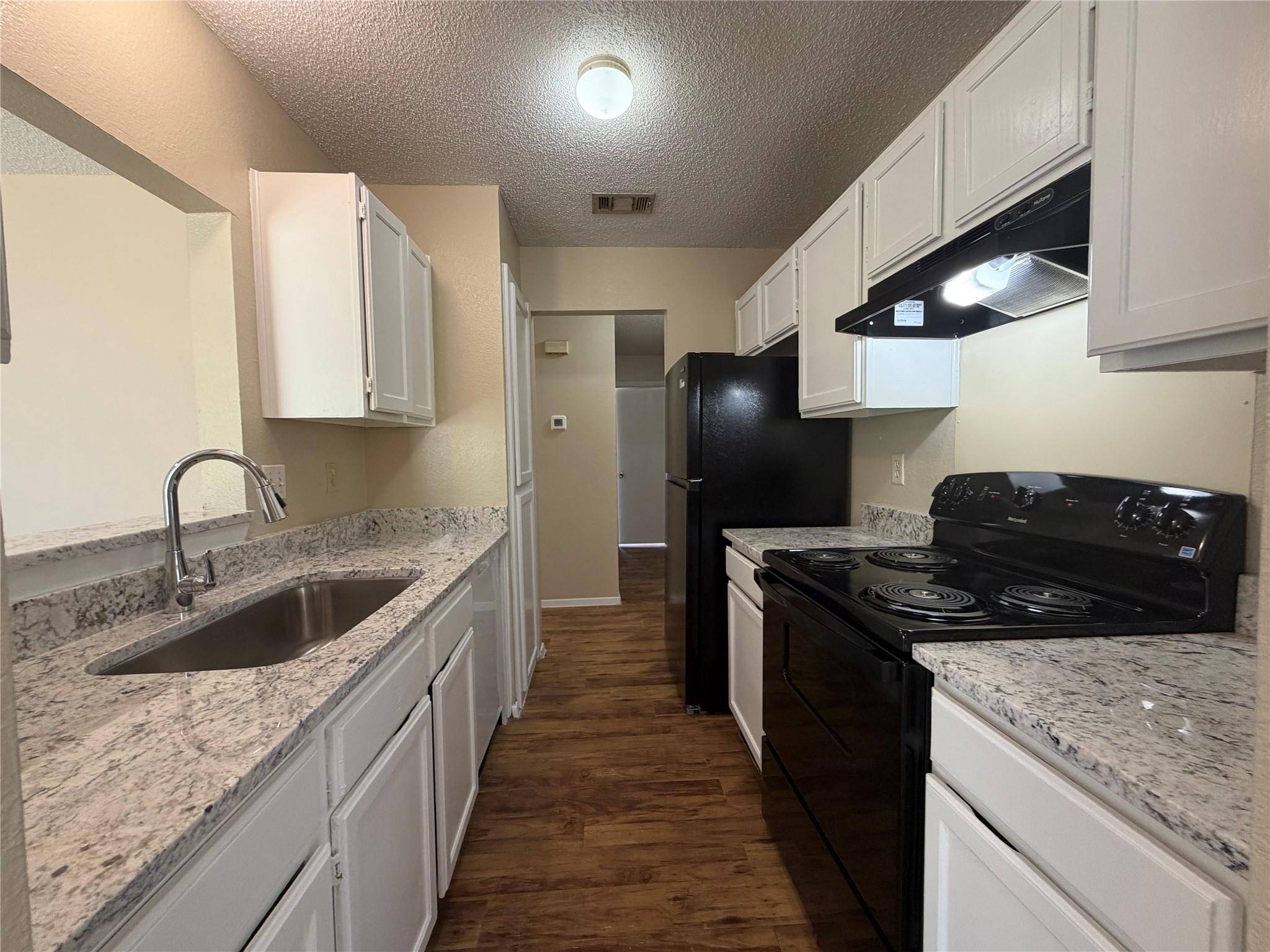 1004 Ridgemont ST, Round Rock, TX 78664