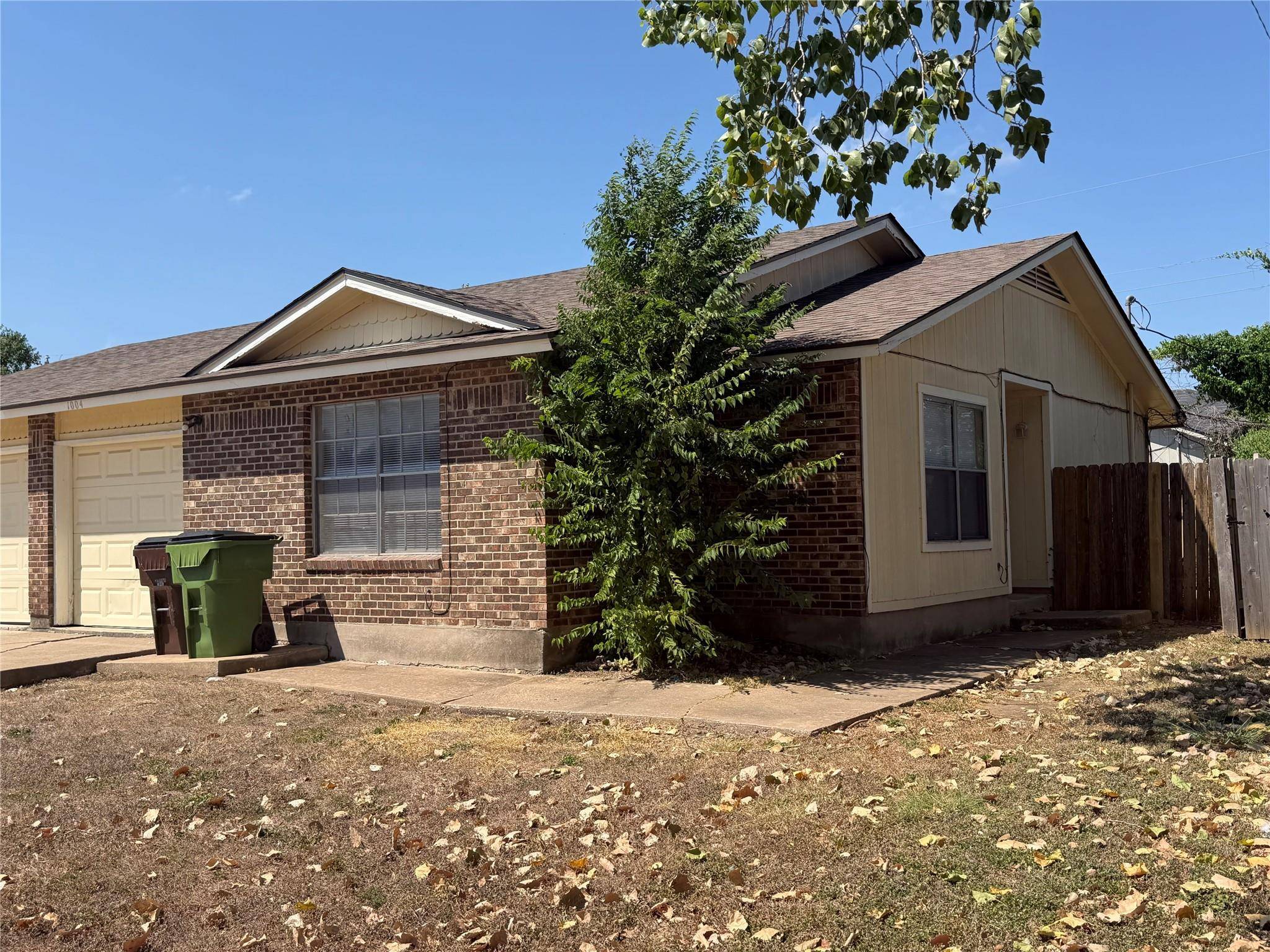 1004 Ridgemont ST, Round Rock, TX 78664