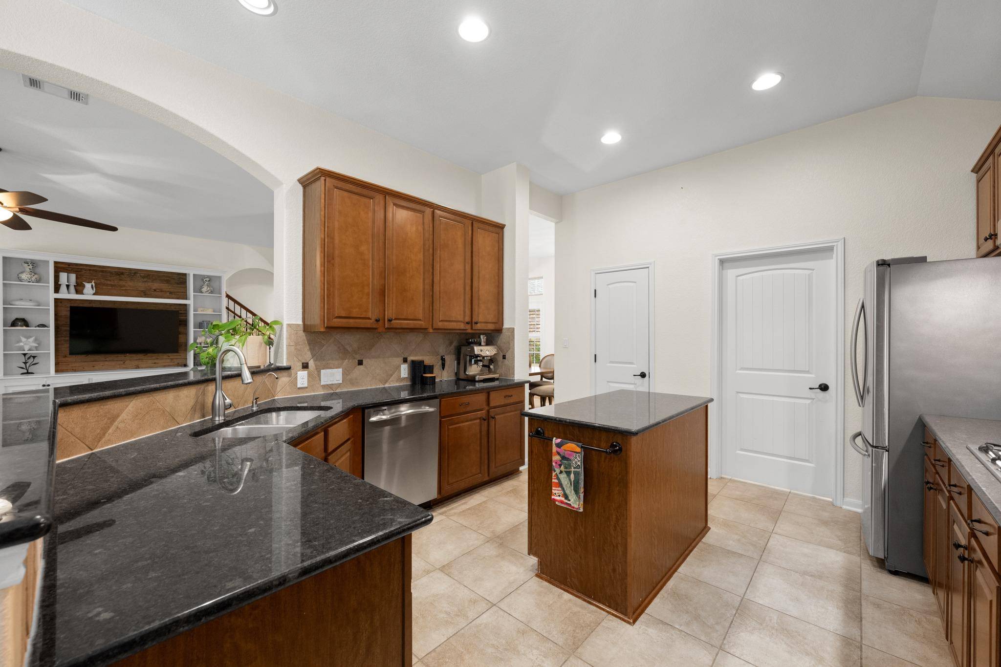 5025 Pyrenees PASS, Bee Cave, TX 78738