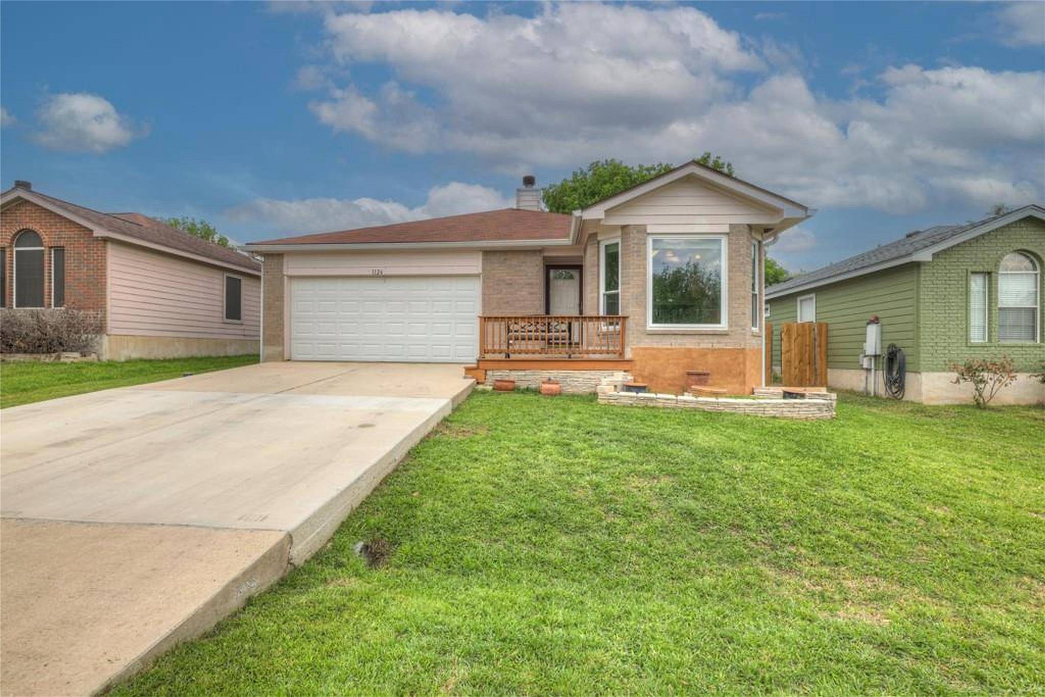 1124 Lago Vista ST, San Marcos, TX 78666