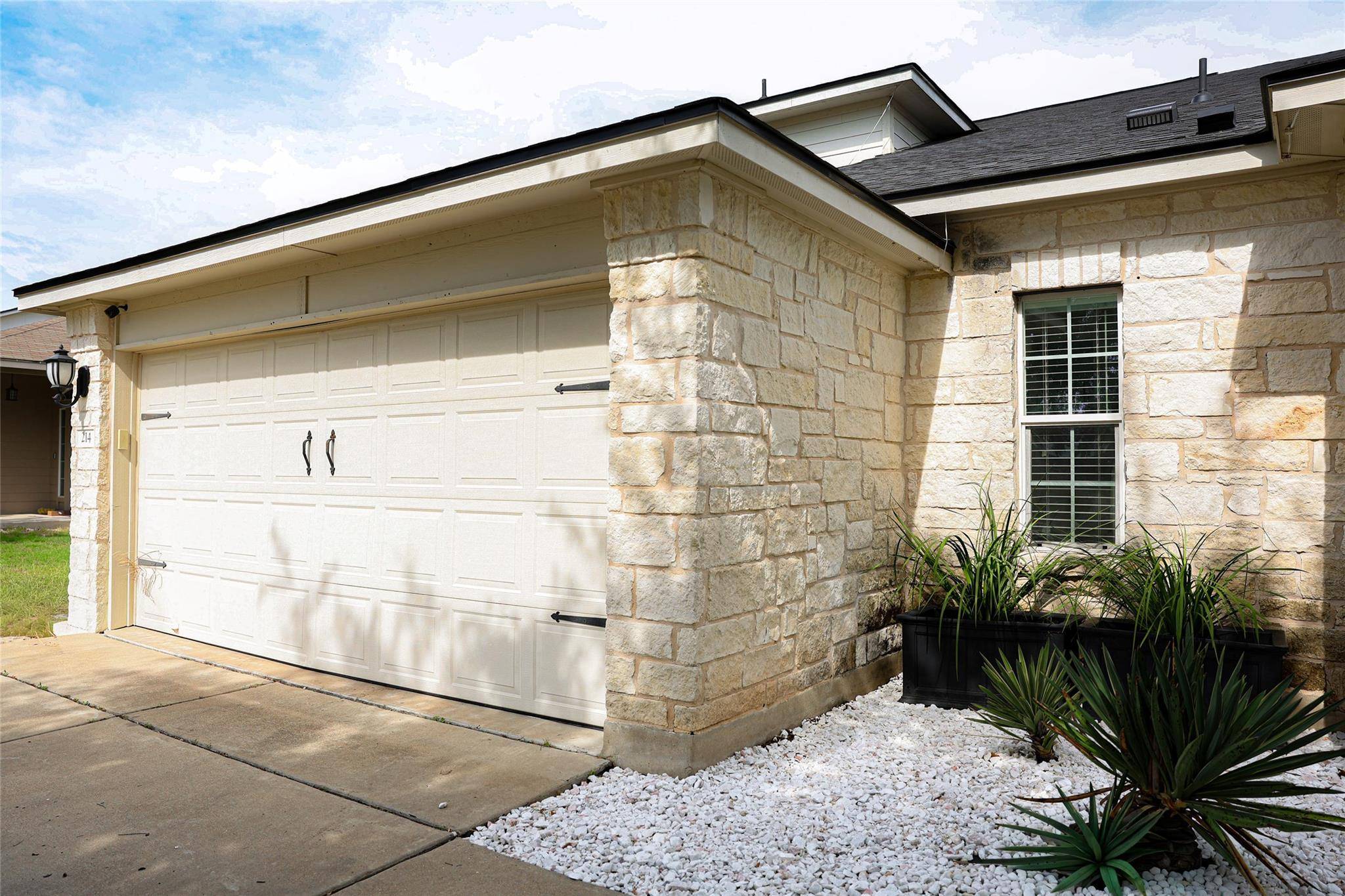 214 Lidell ST, Hutto, TX 78634
