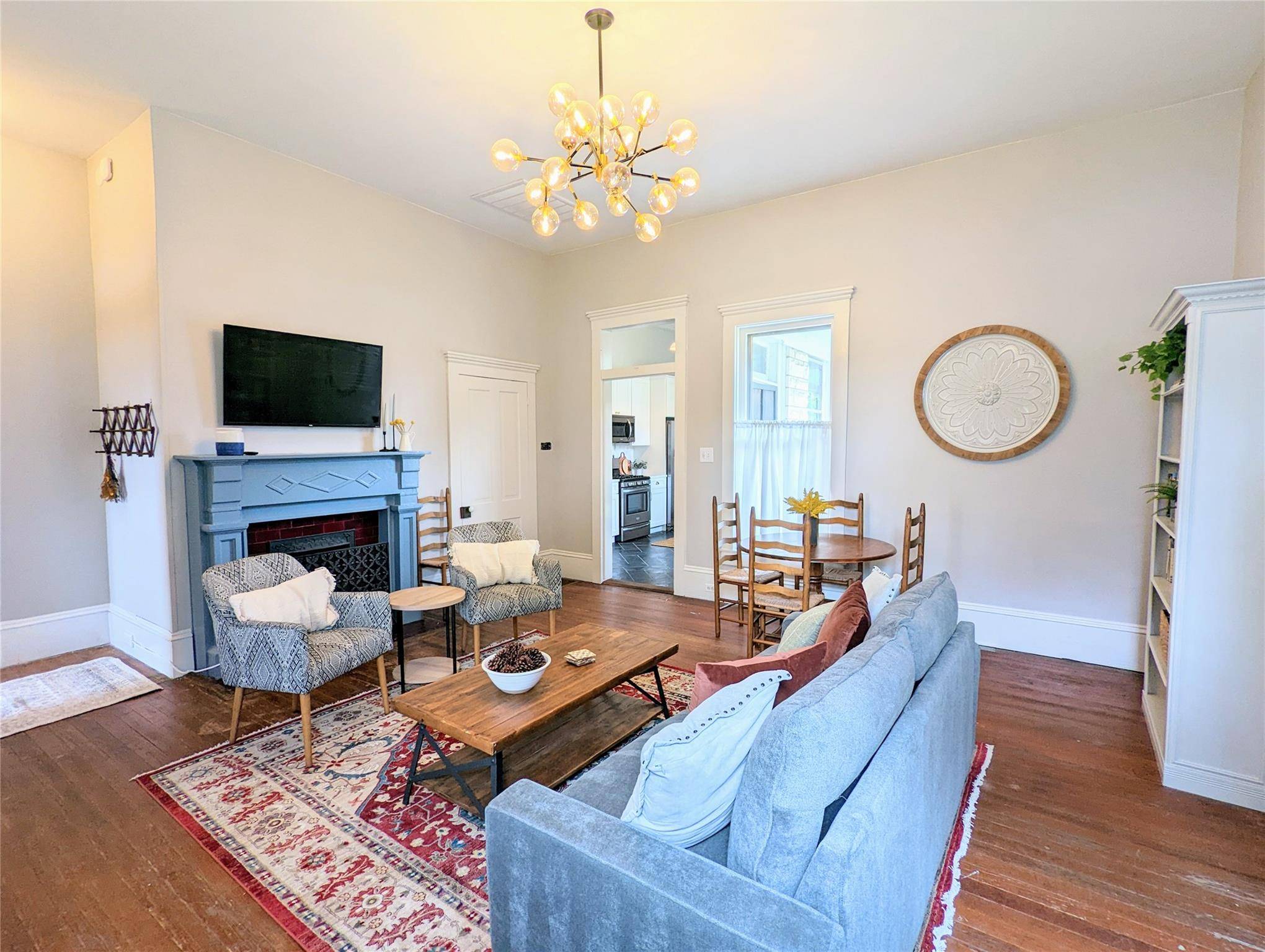 515 E 8th ST, Georgetown, TX 78626