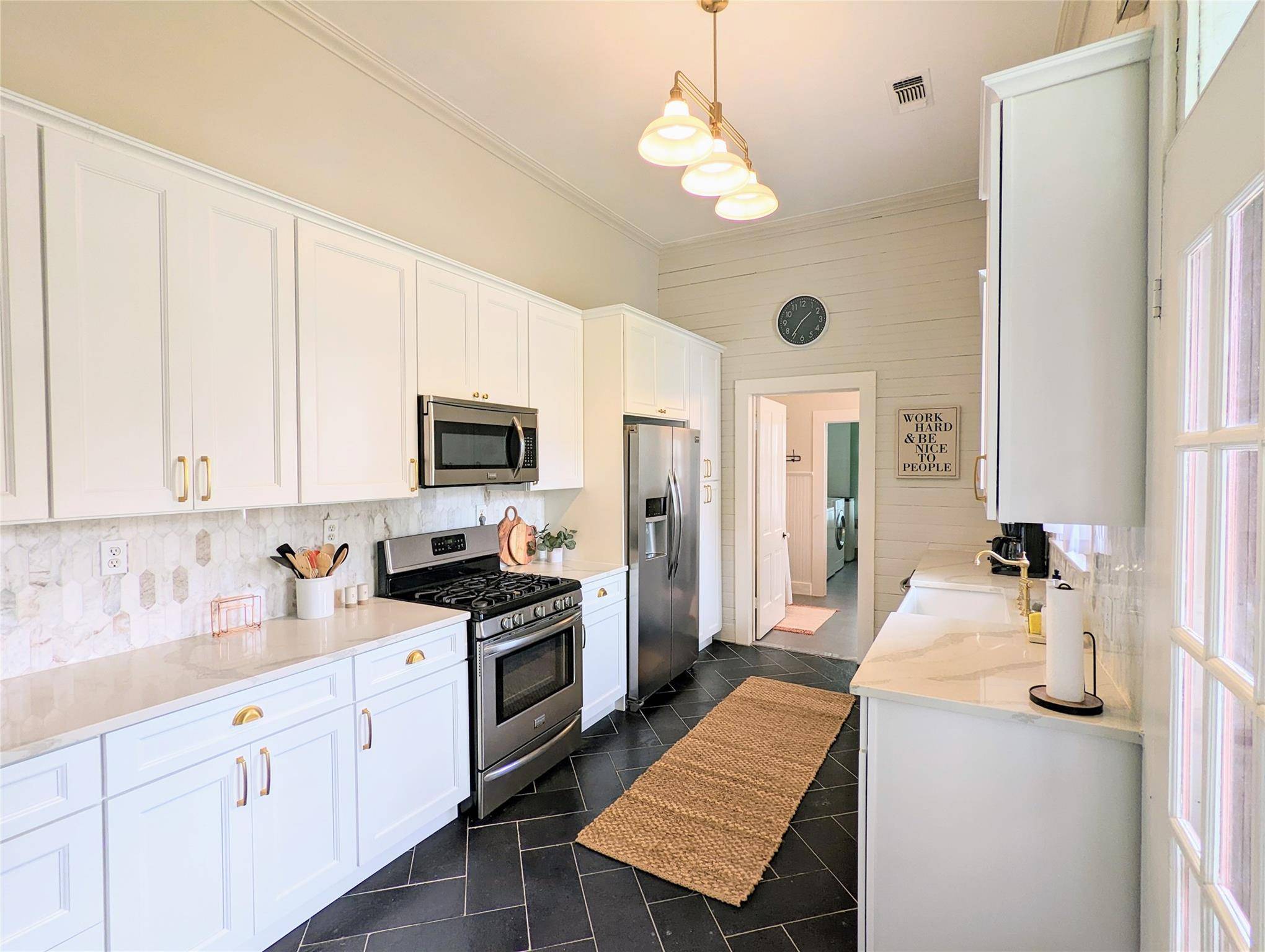 515 E 8th ST, Georgetown, TX 78626
