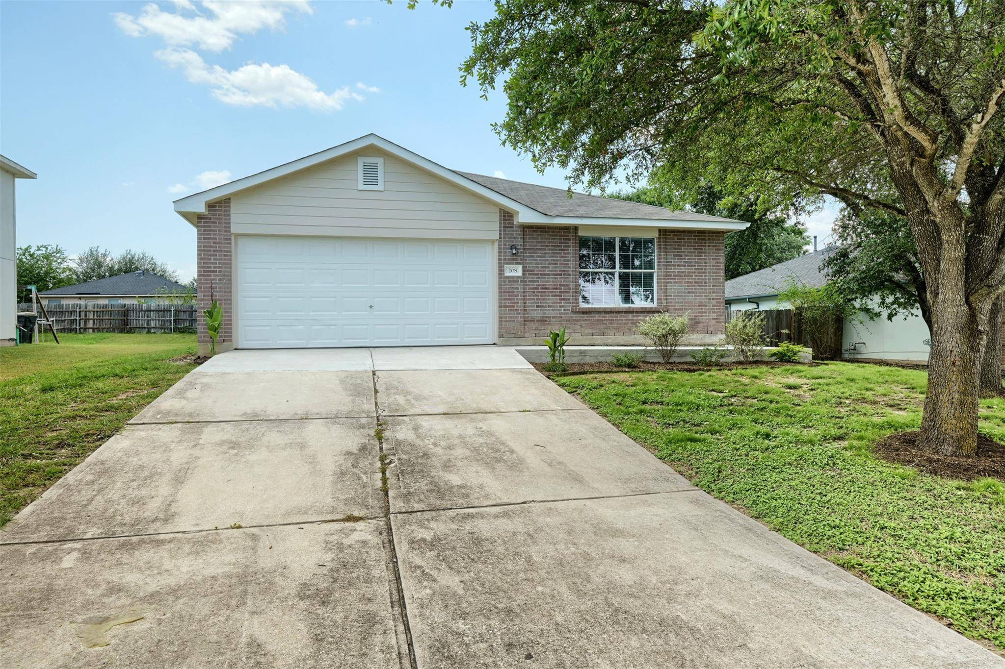 208 Buttercup WAY, Kyle, TX 78640