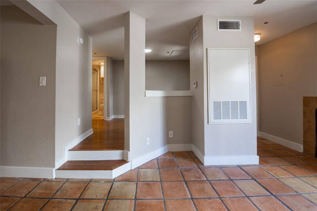 1306 Norwalk LN #302, Austin, TX 78703