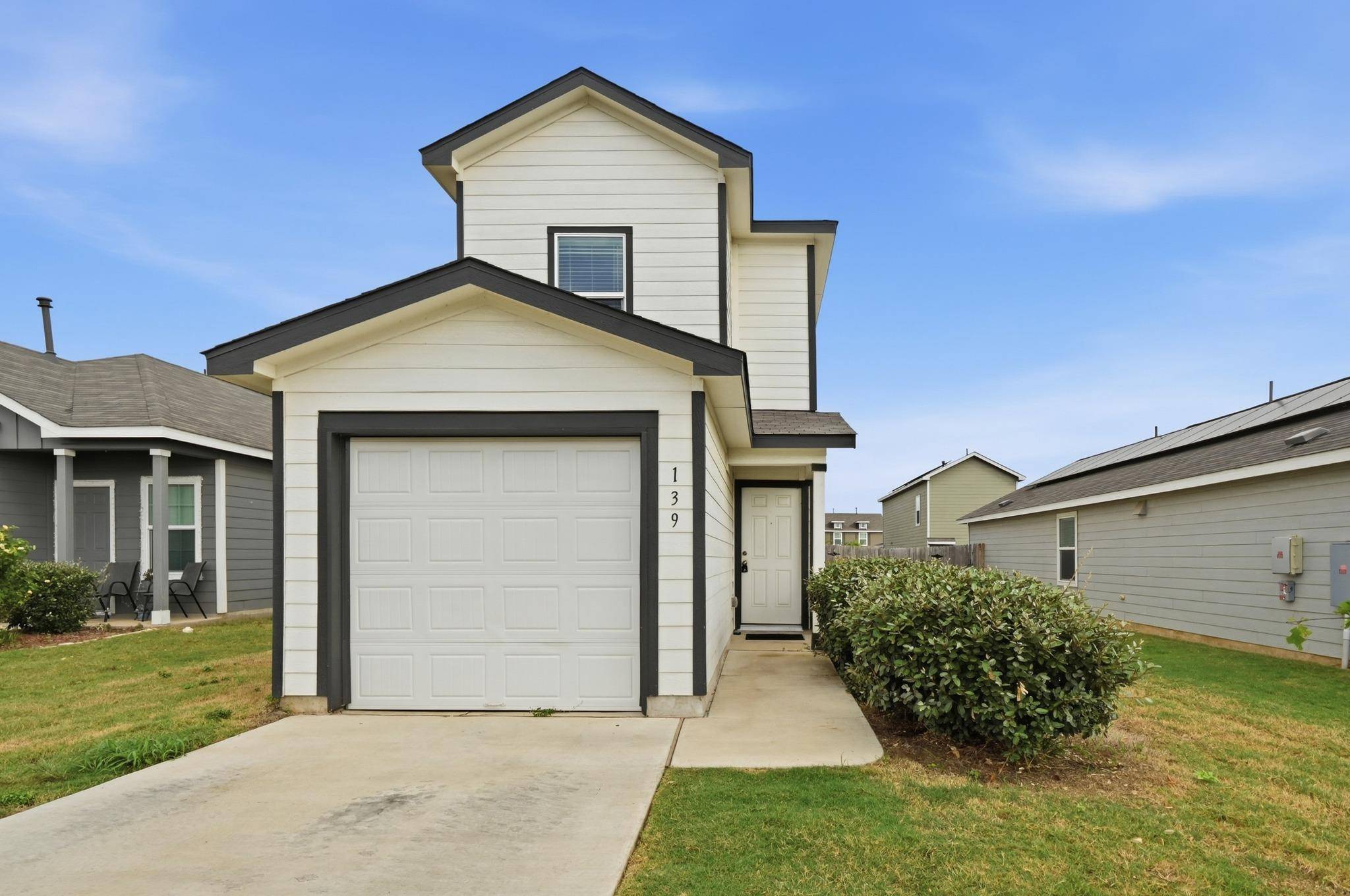 139 Gabbro GDNS, Maxwell, TX 78656