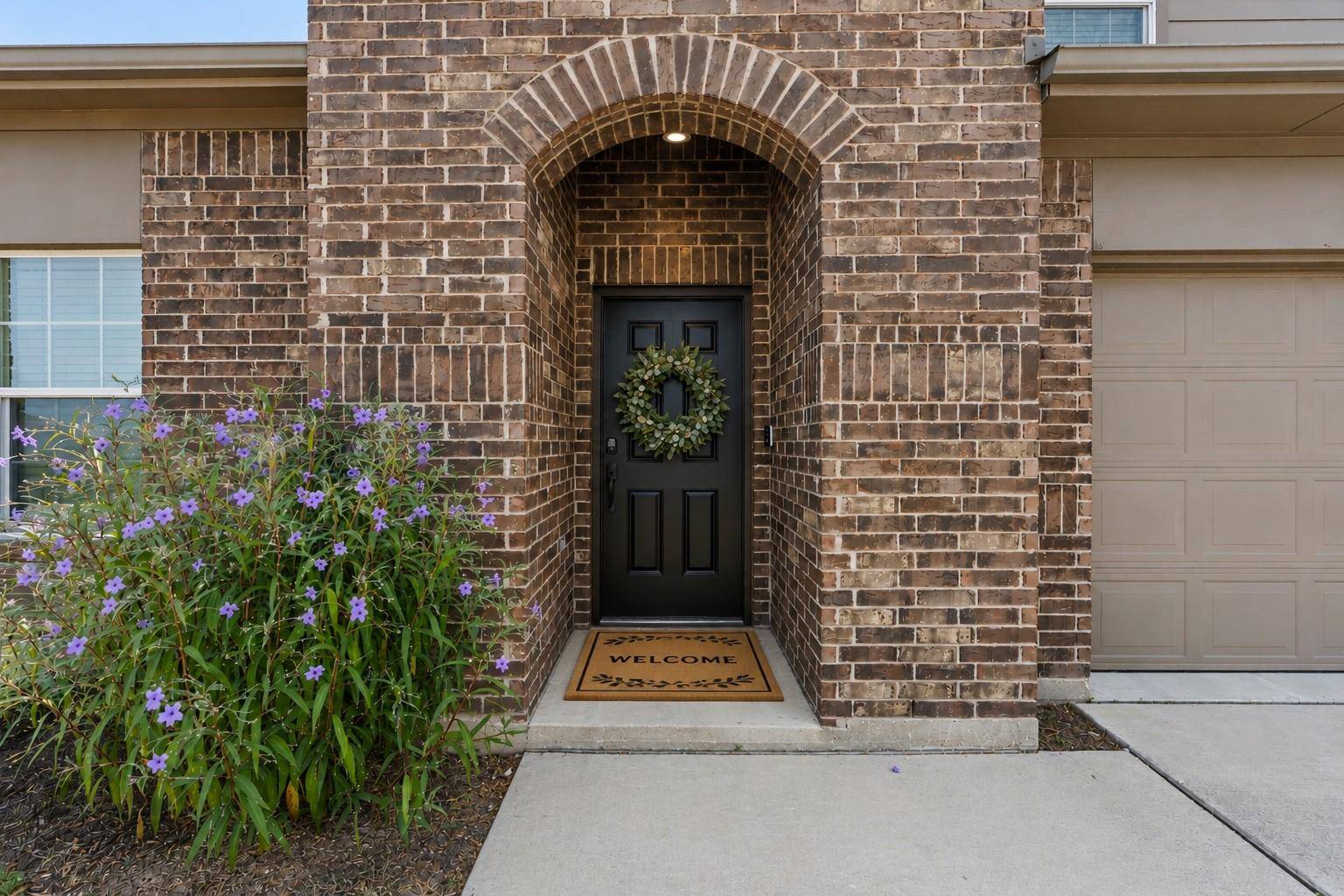 314 Dusky Thrush DR, Kyle, TX 78640