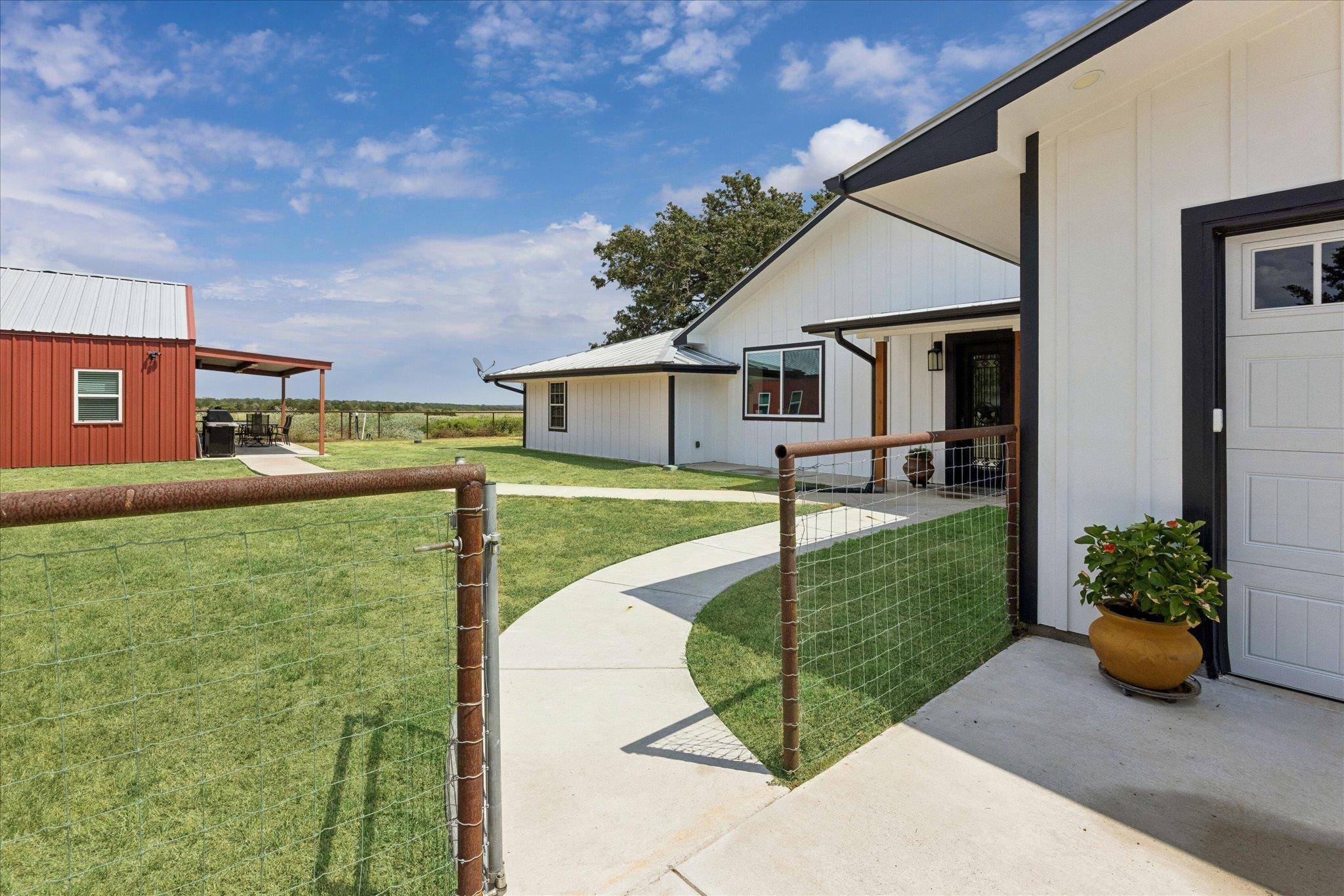 155 Frenzel Cut Off, Paige, TX 78659
