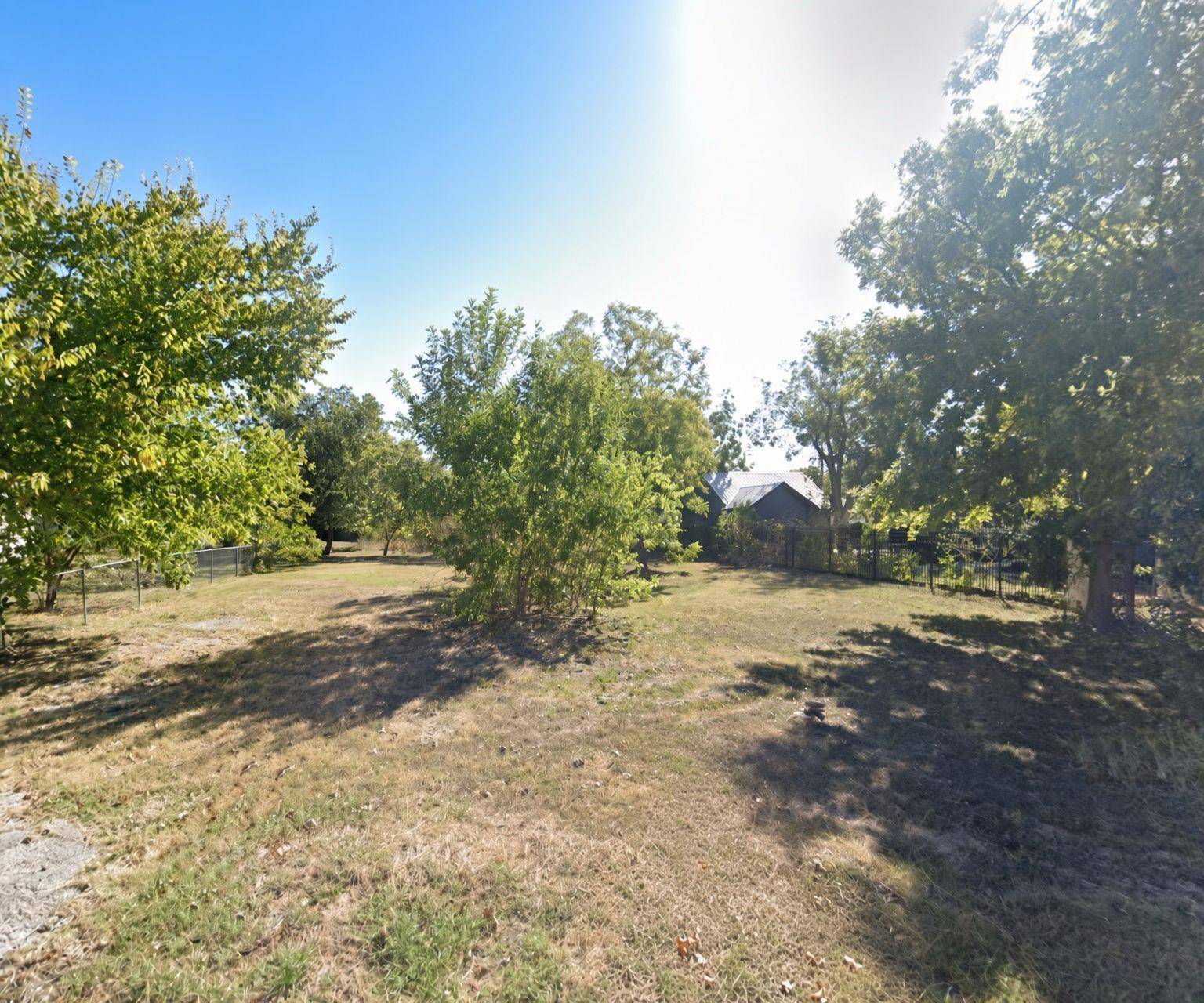 304 N FM 1660, Hutto, TX 78634