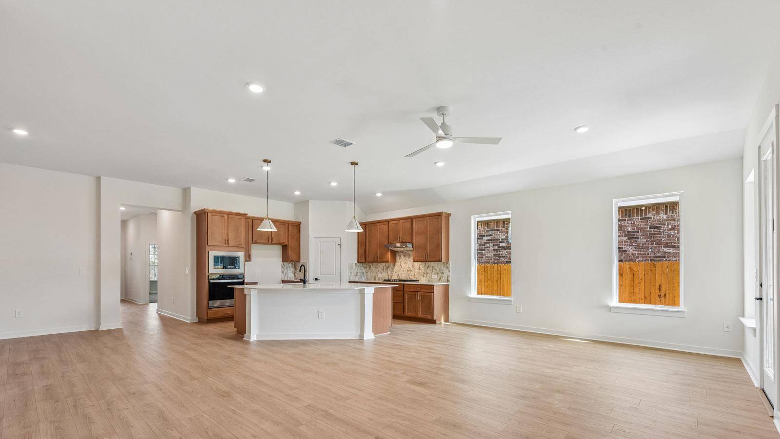 416 Eagle Canyon DR, Leander, TX 78641