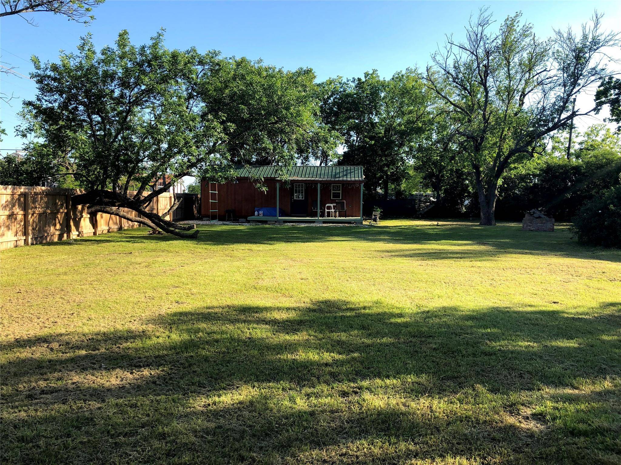 241 E Jackson ST, Bartlett, TX 76511