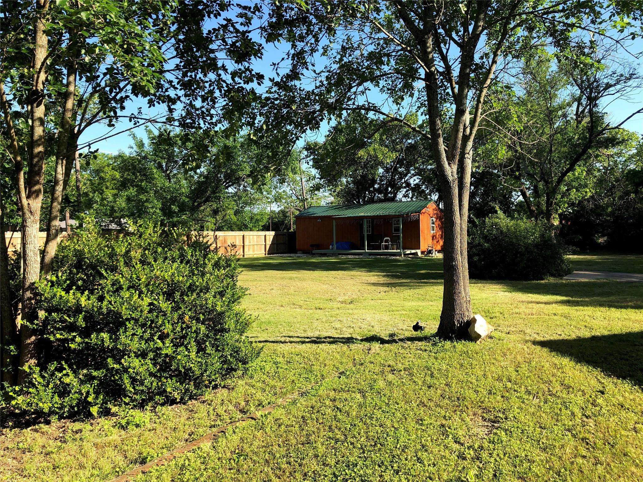 241 E Jackson ST, Bartlett, TX 76511