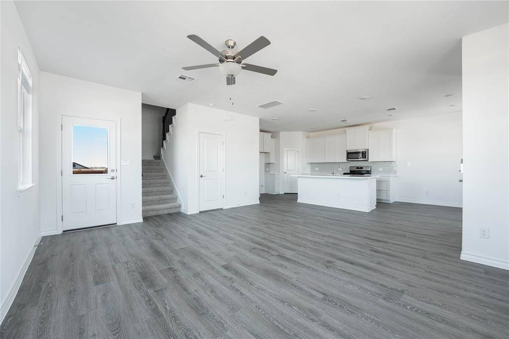 103 W Thurman Holt RD, Hutto, TX 78634