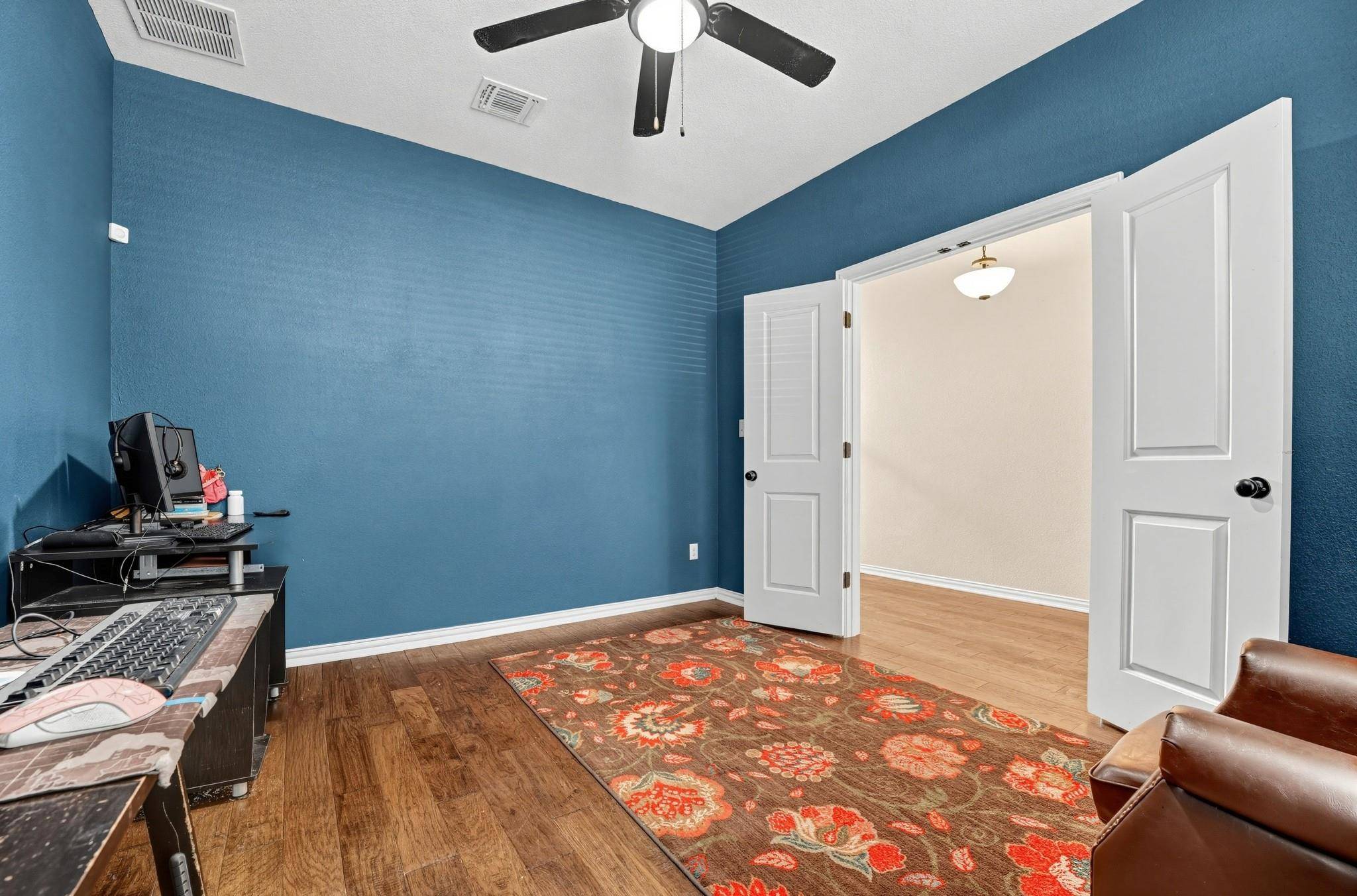 1694 Oyster CRK, Buda, TX 78610
