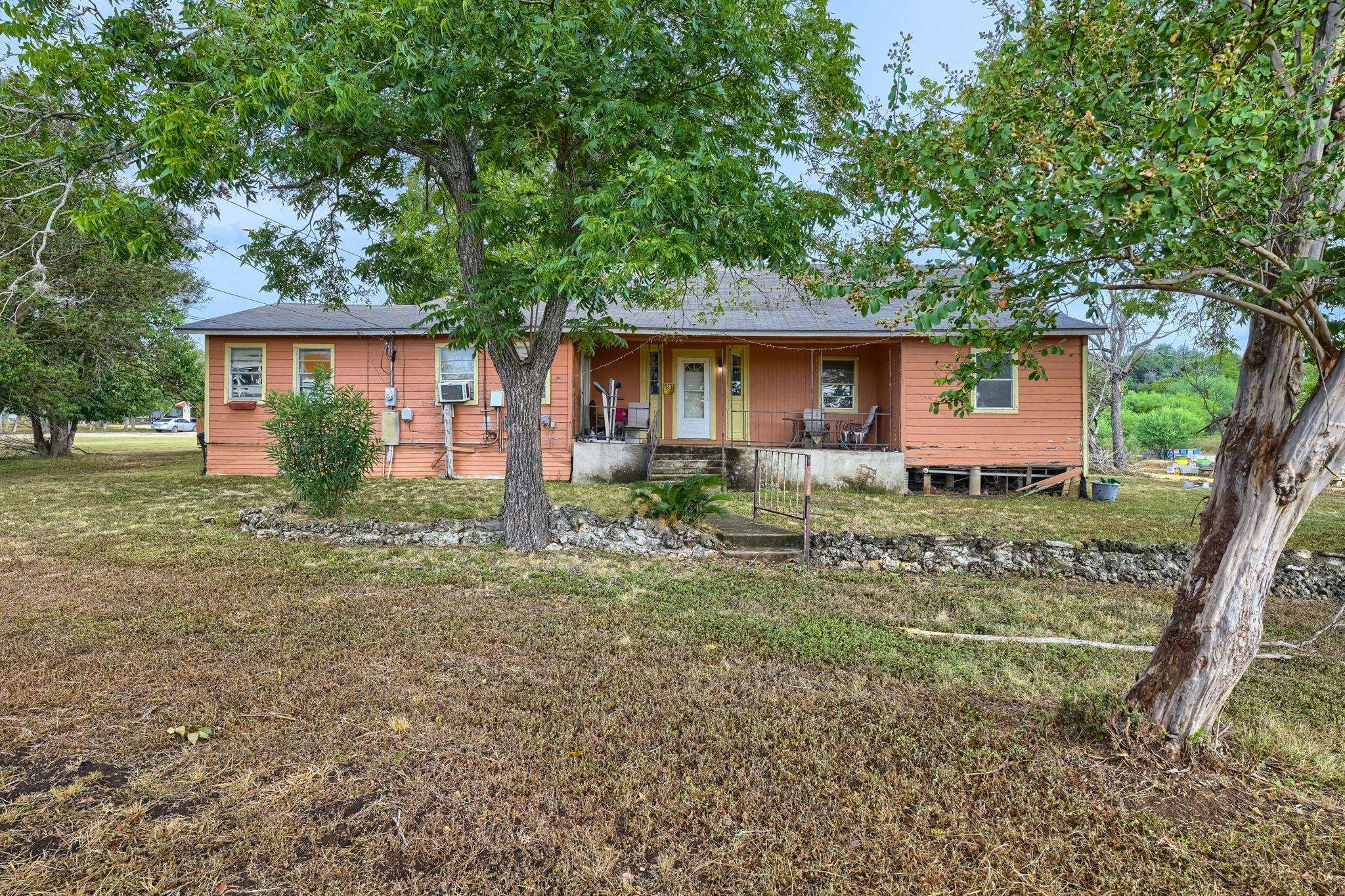201 Hofheinz ST, San Marcos, TX 78666