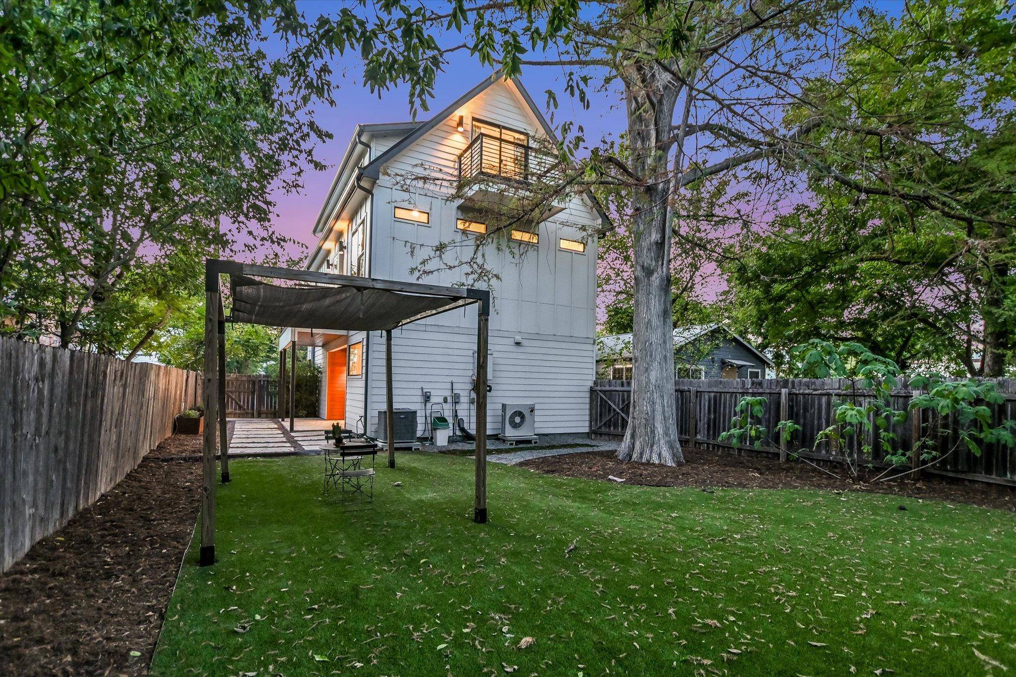 1127 Gunter ST #1, Austin, TX 78702