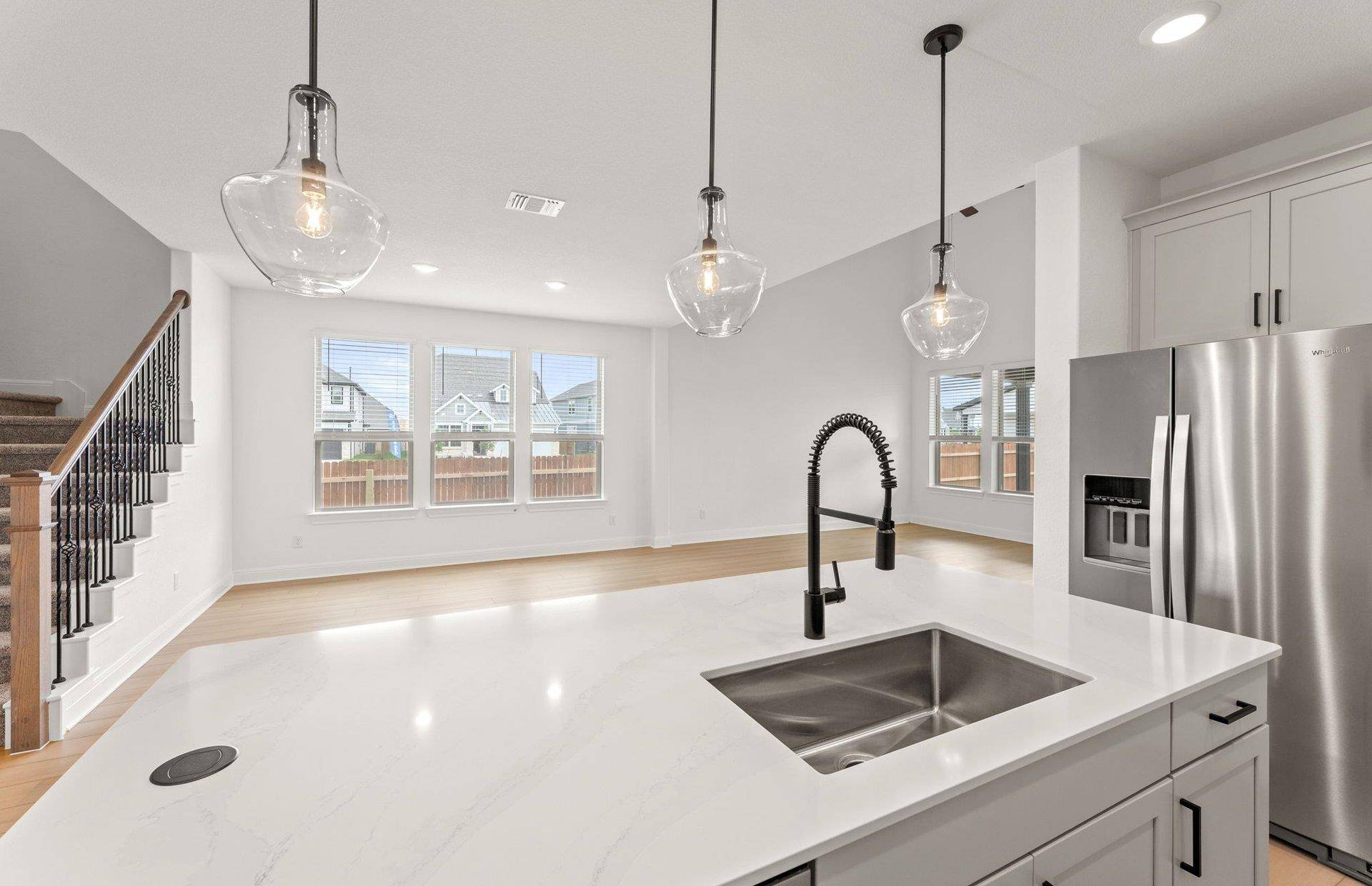 204 Amista DR, Liberty Hill, TX 78642