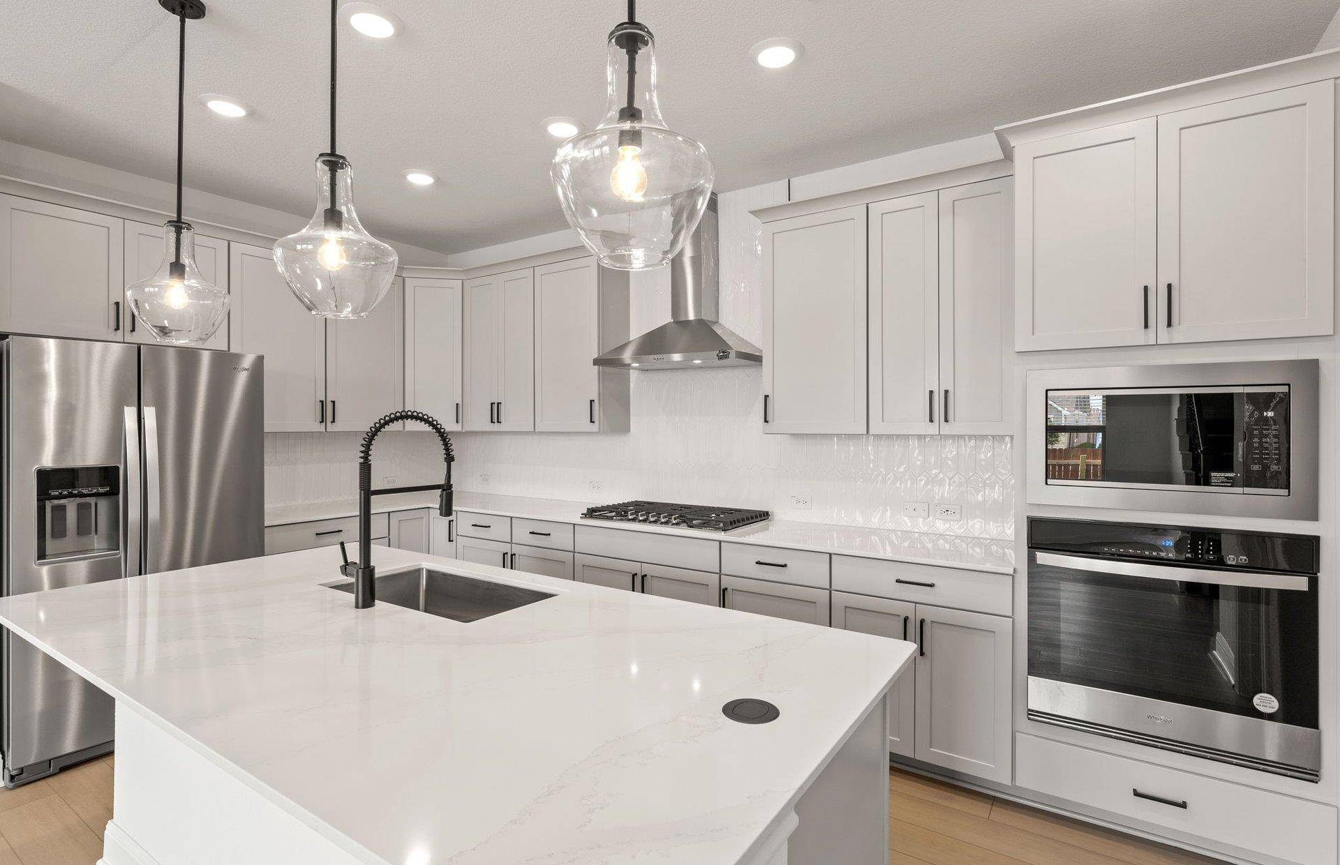 204 Amista DR, Liberty Hill, TX 78642