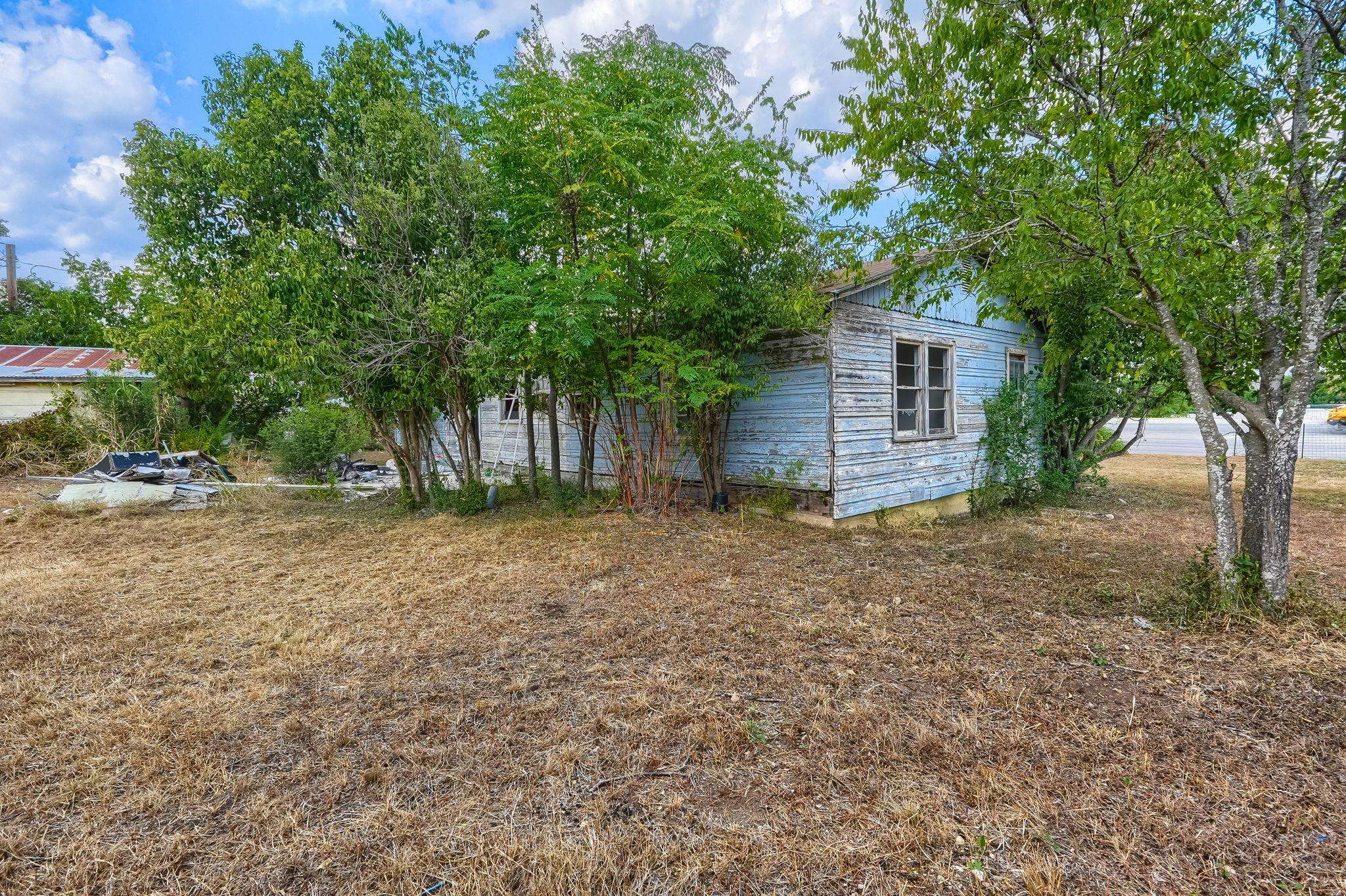2212 Hunter RD, San Marcos, TX 78666