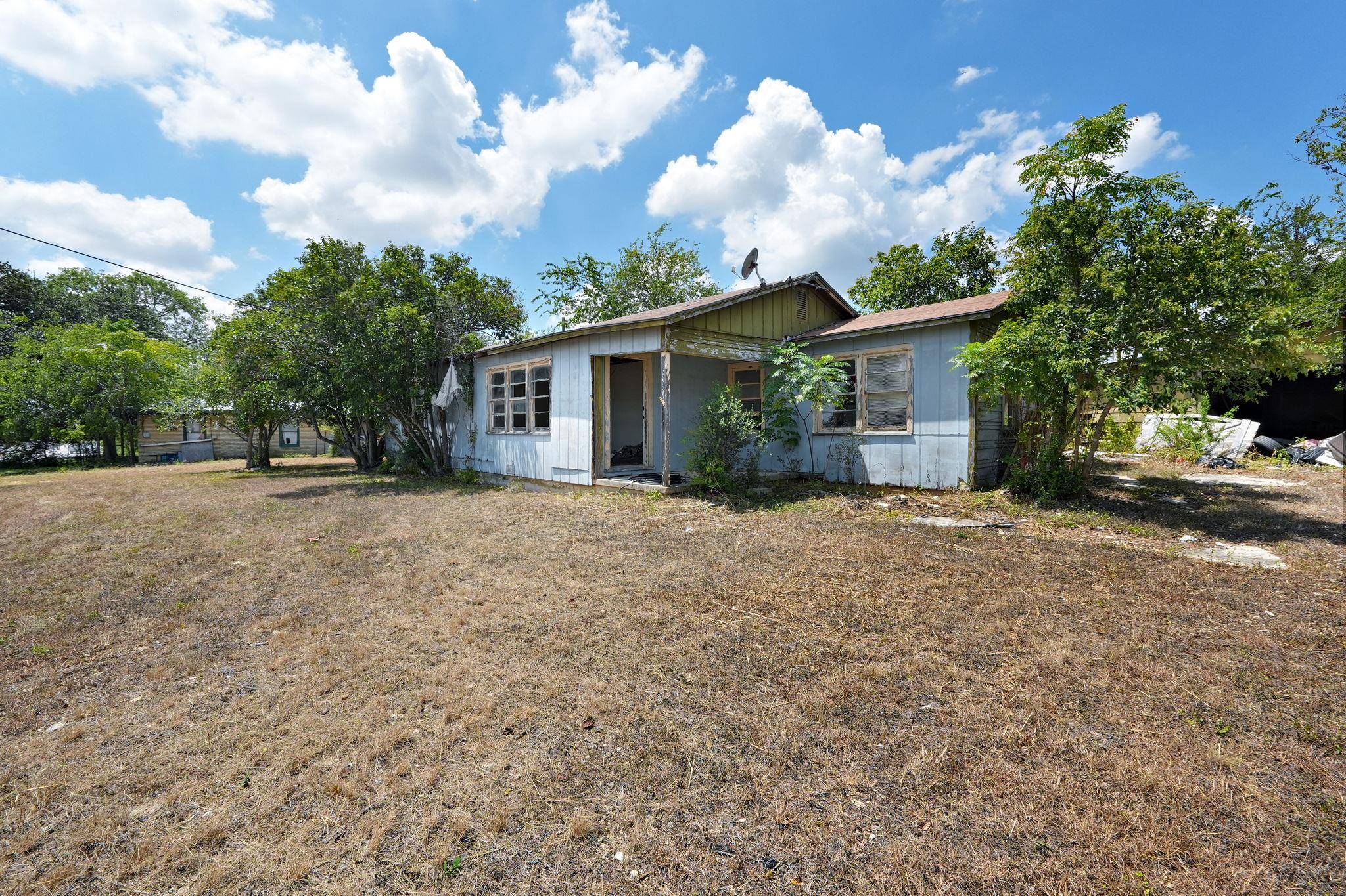 2212 Hunter RD, San Marcos, TX 78666