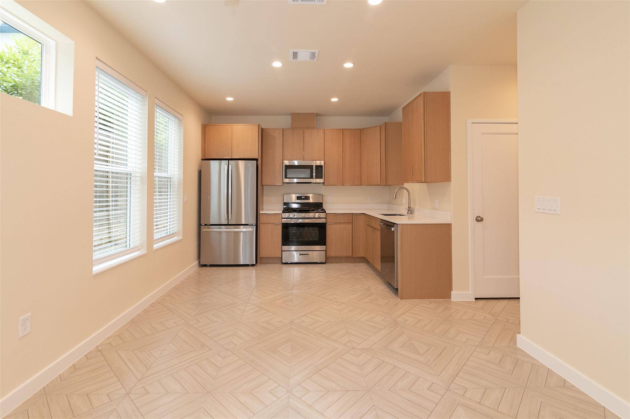 1012 W Milton ST #B, Austin, TX 78704
