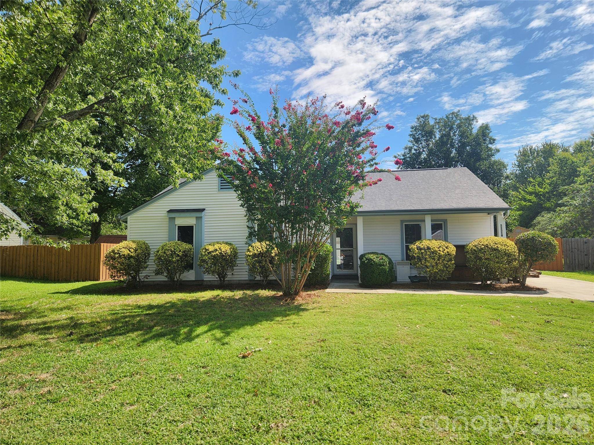 11318 Treebark DR, Pineville, NC 28134