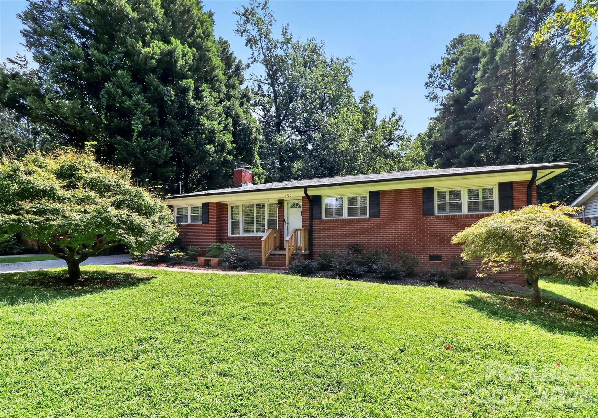 4920 Raymond PL, Charlotte, NC 28205